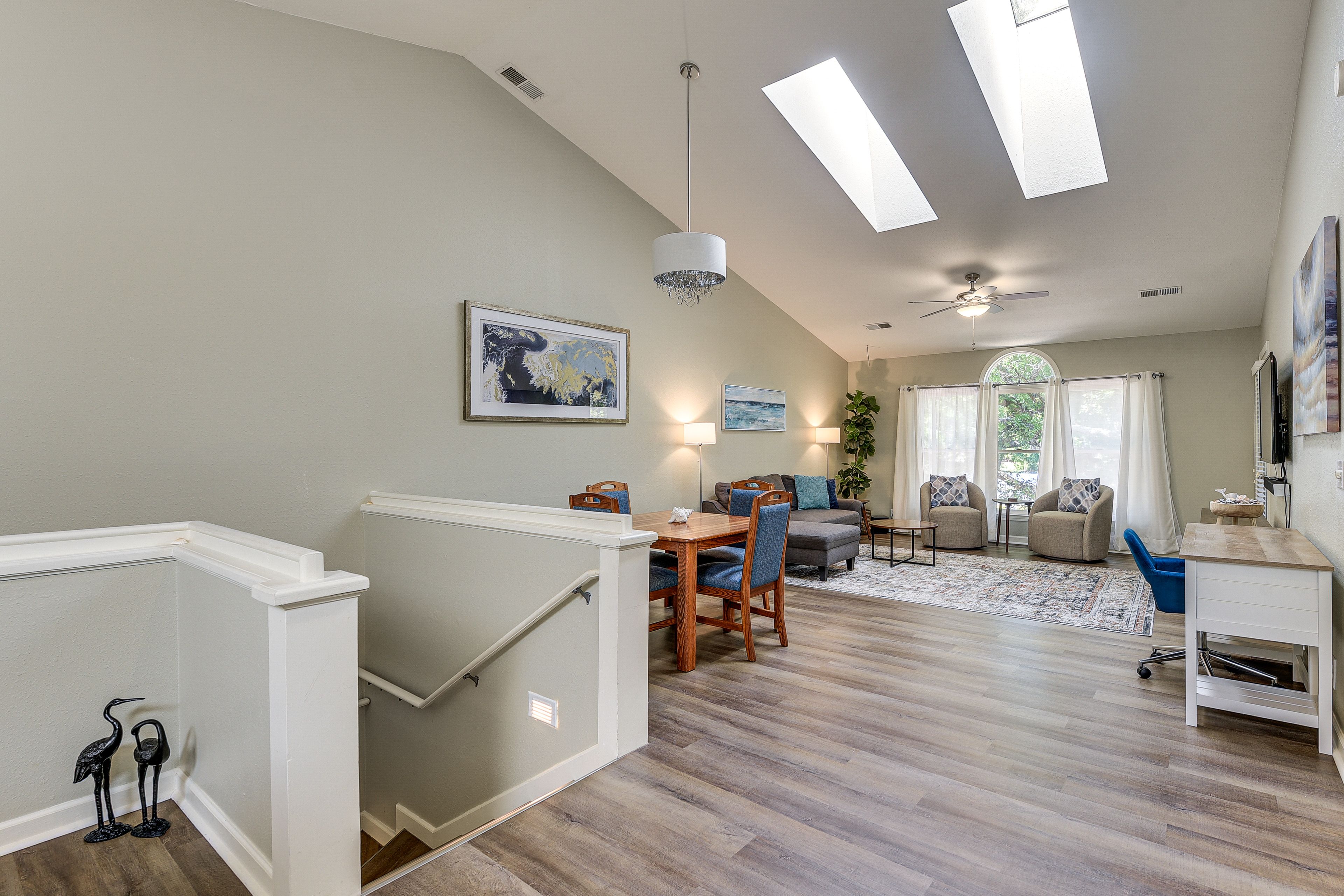 Open-Concept Living Area | Queen Sleeper Sofa | Smart TV | Dining Table