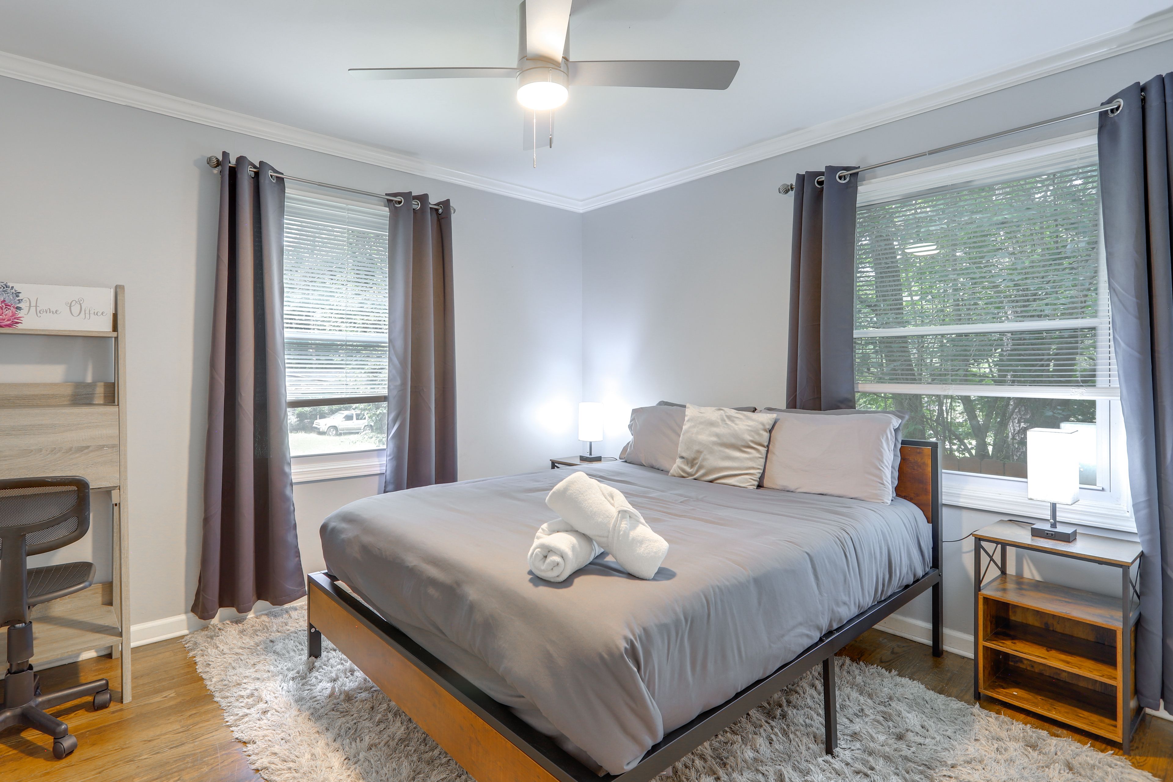 Bedroom 2 | Queen Bed