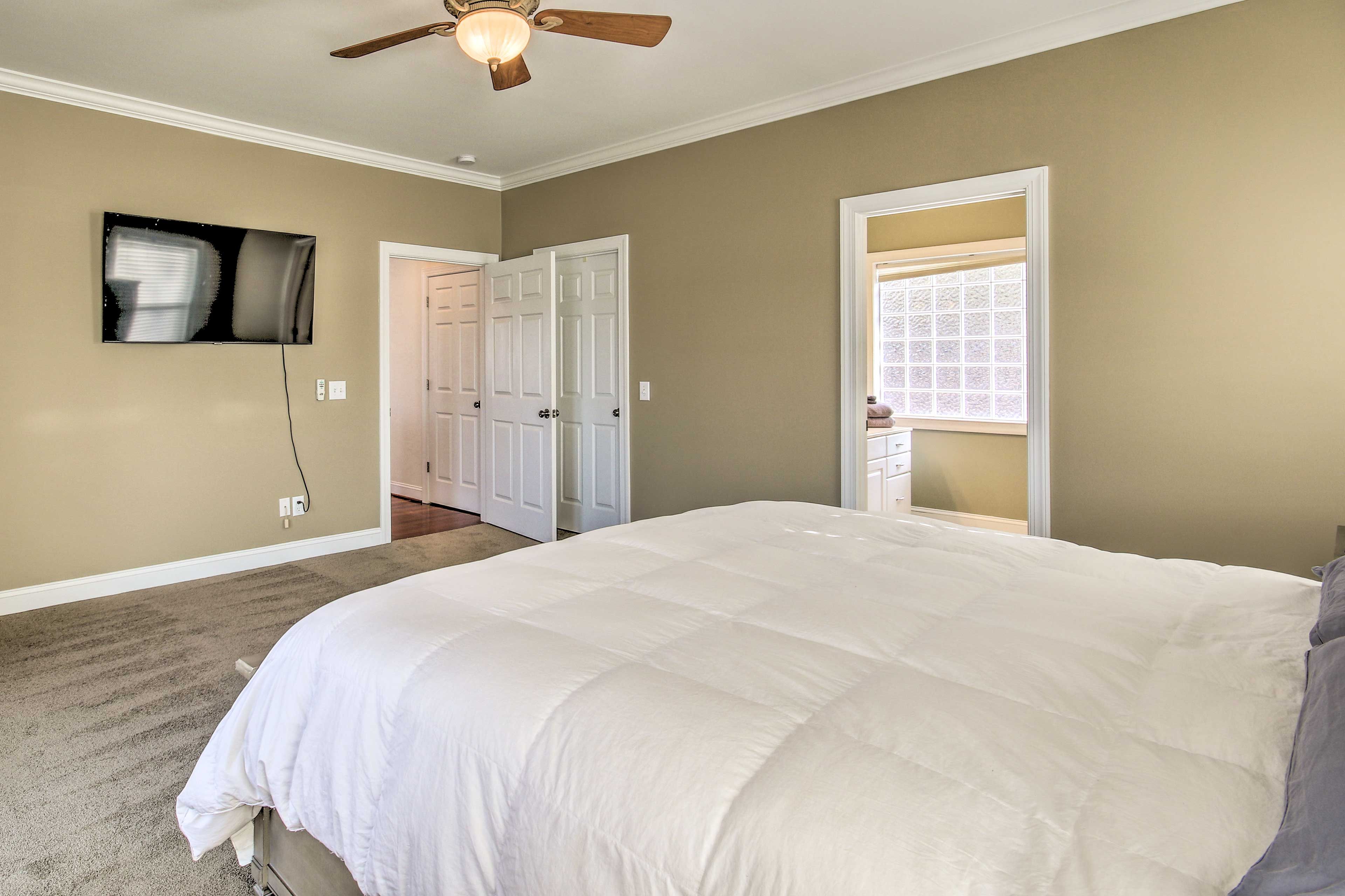 Bedroom 1 | Smart TV