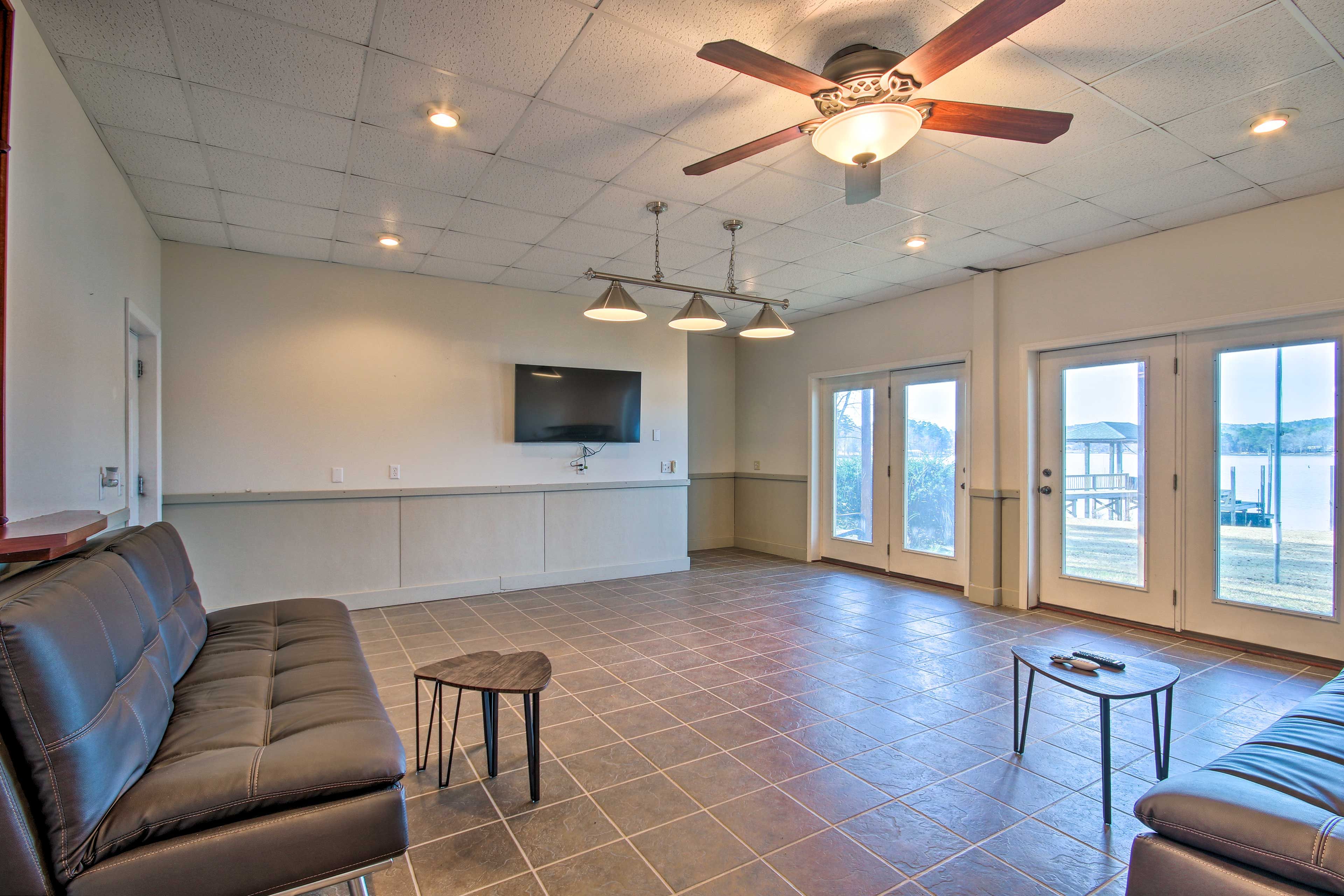 Basement | Ground Floor | Smart TV