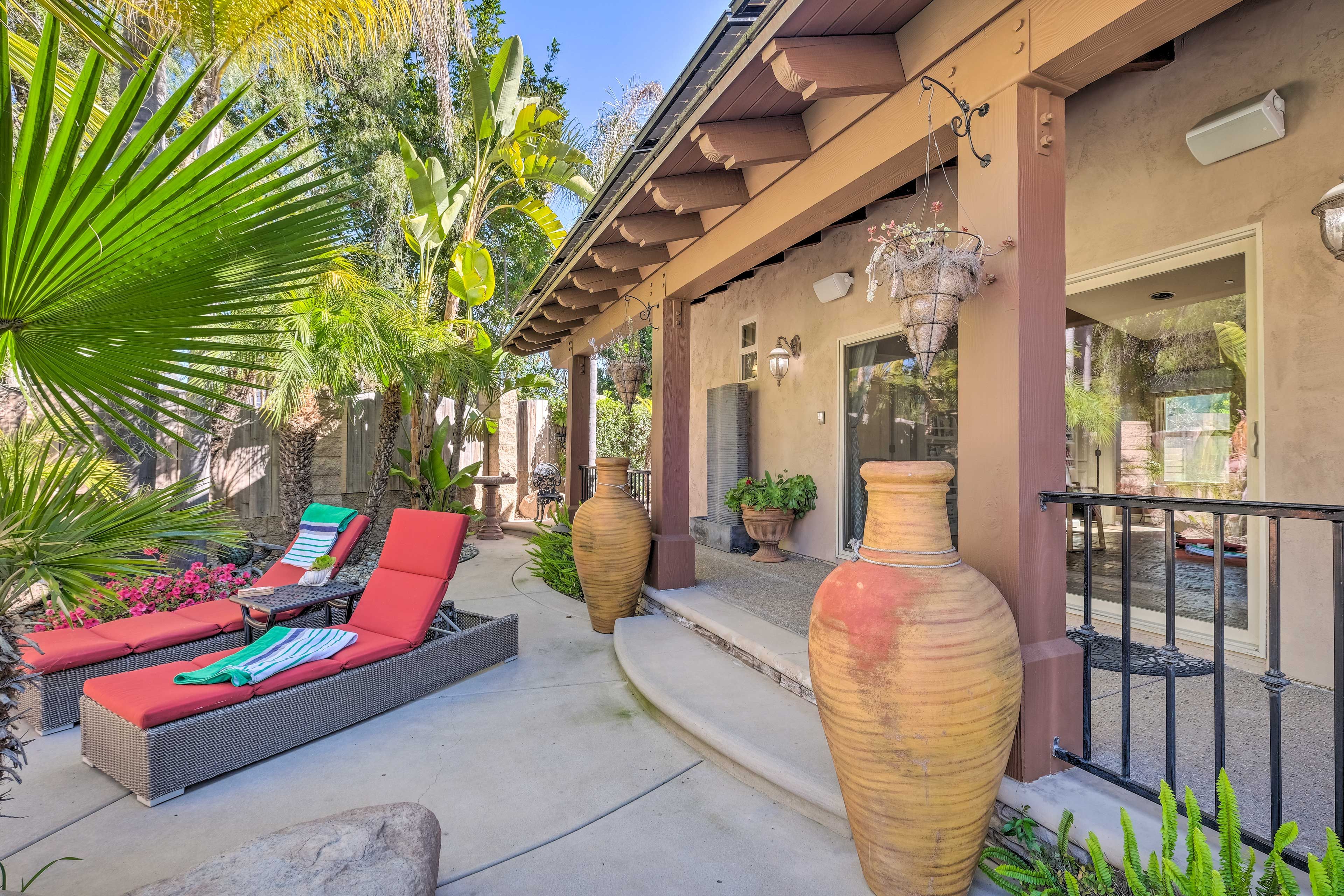 Covered Patio | Pool Lounge Chairs