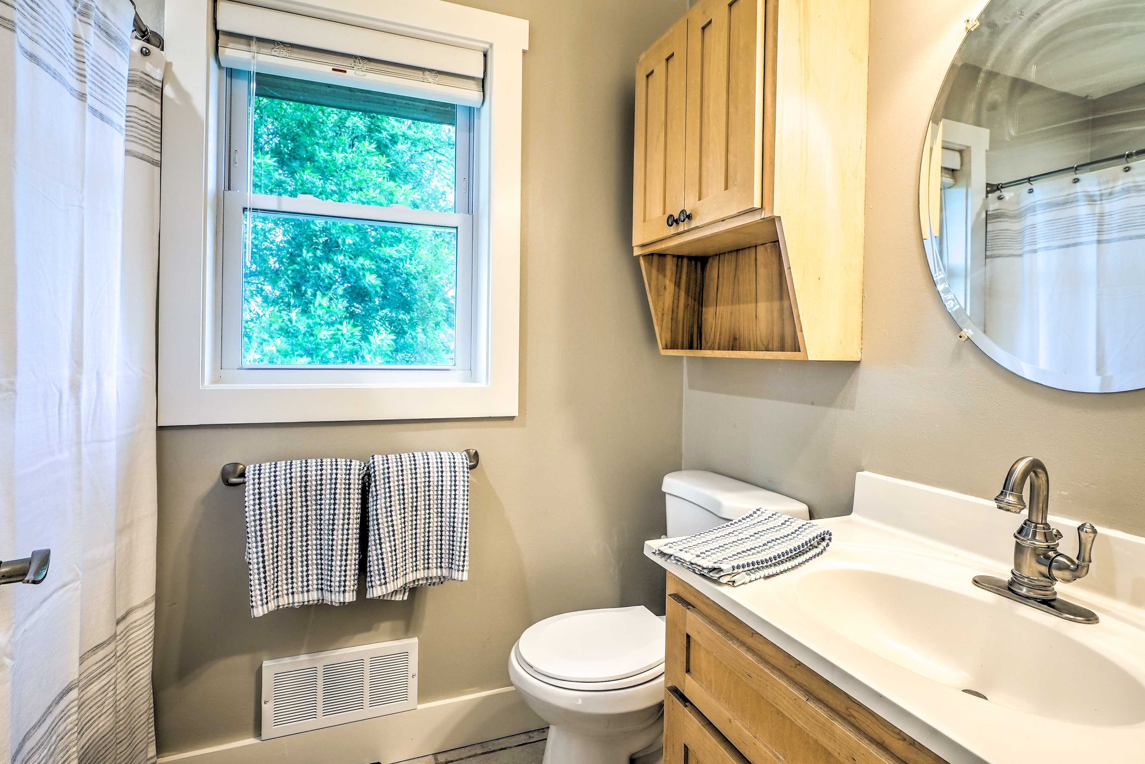 Full Bathroom | Hair Dryer