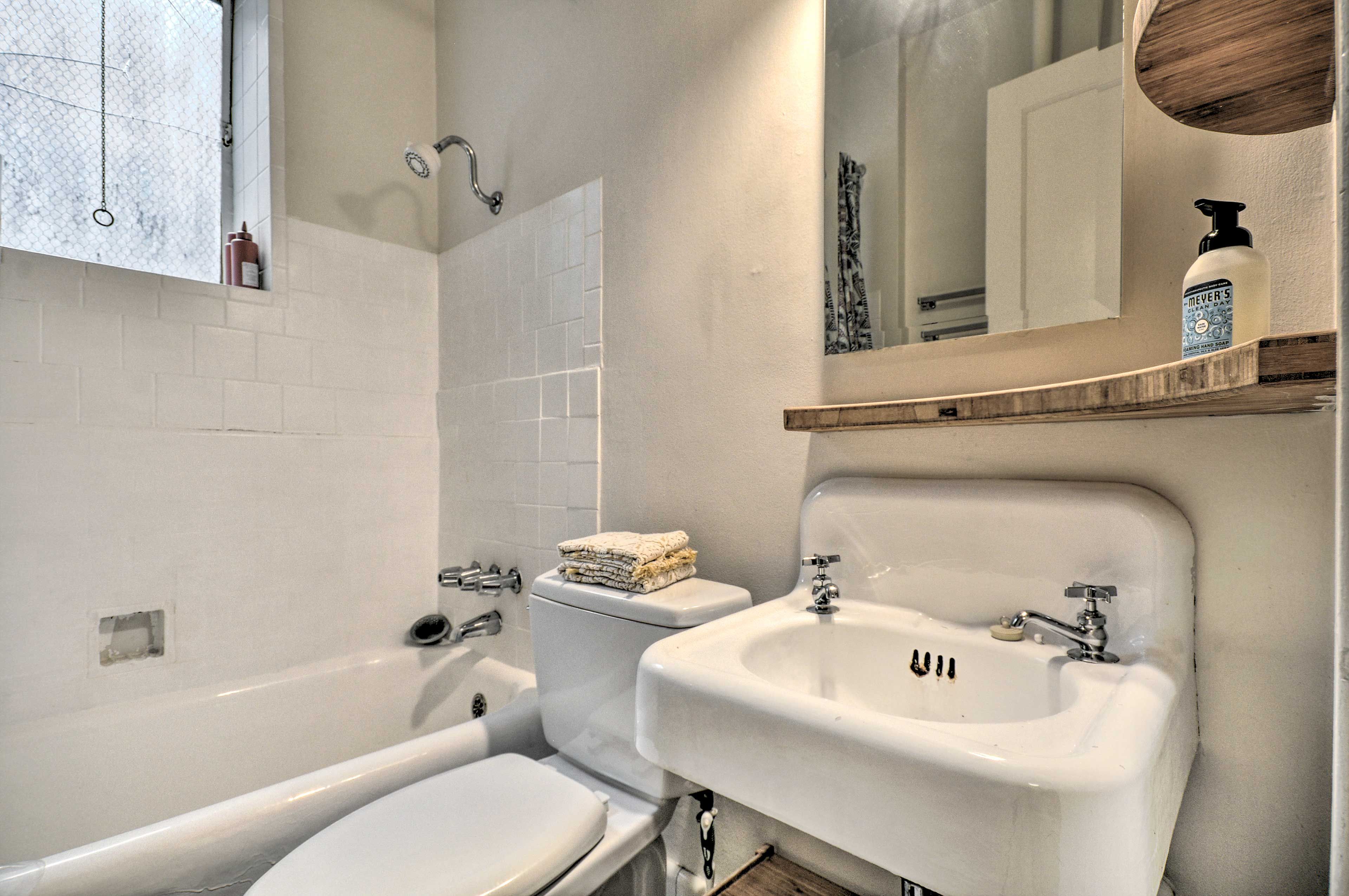 Full Bathroom | Hair Dryer
