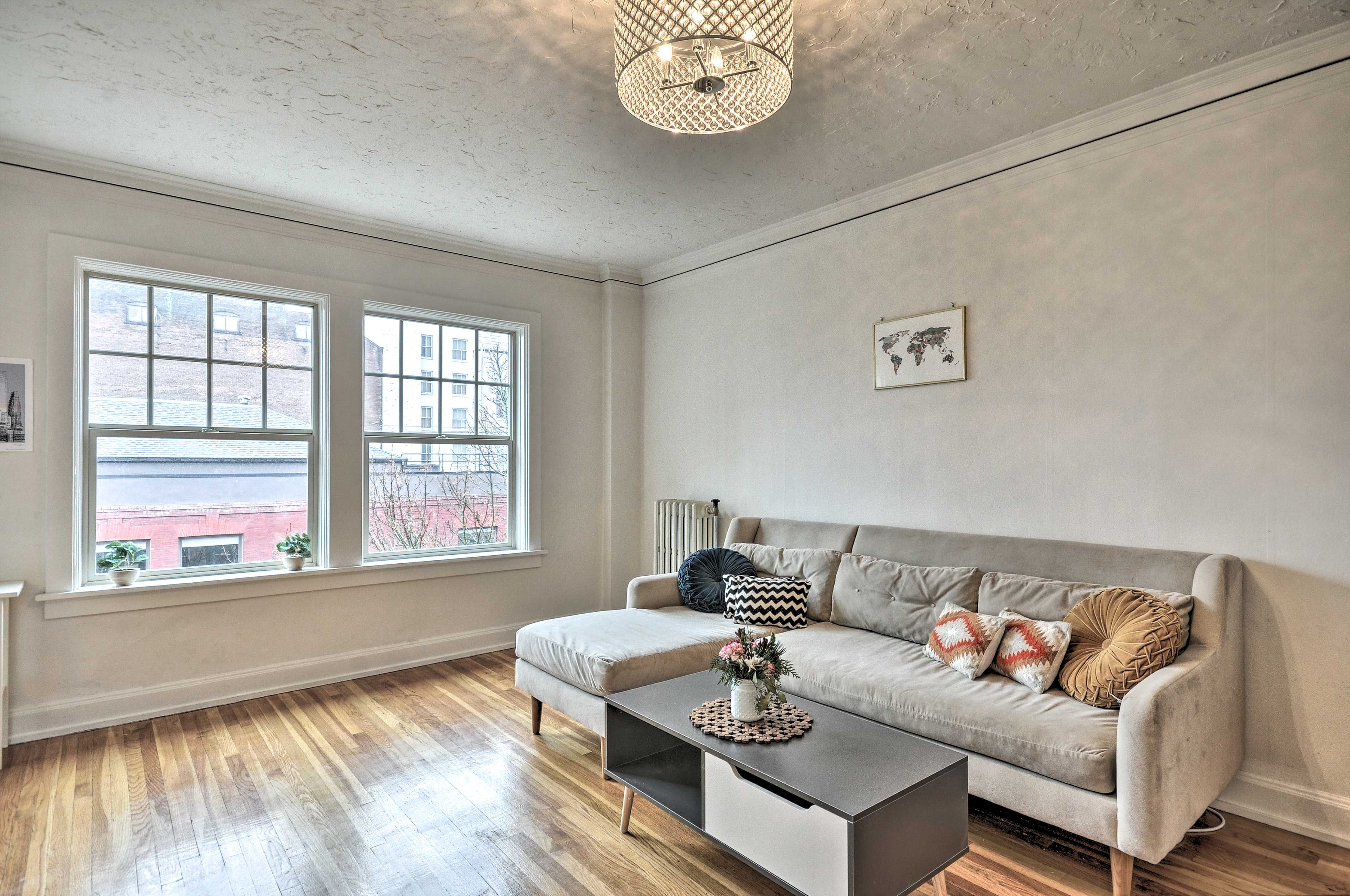 Living Area | Smart TV w/ Cable | High-Speed Internet Access