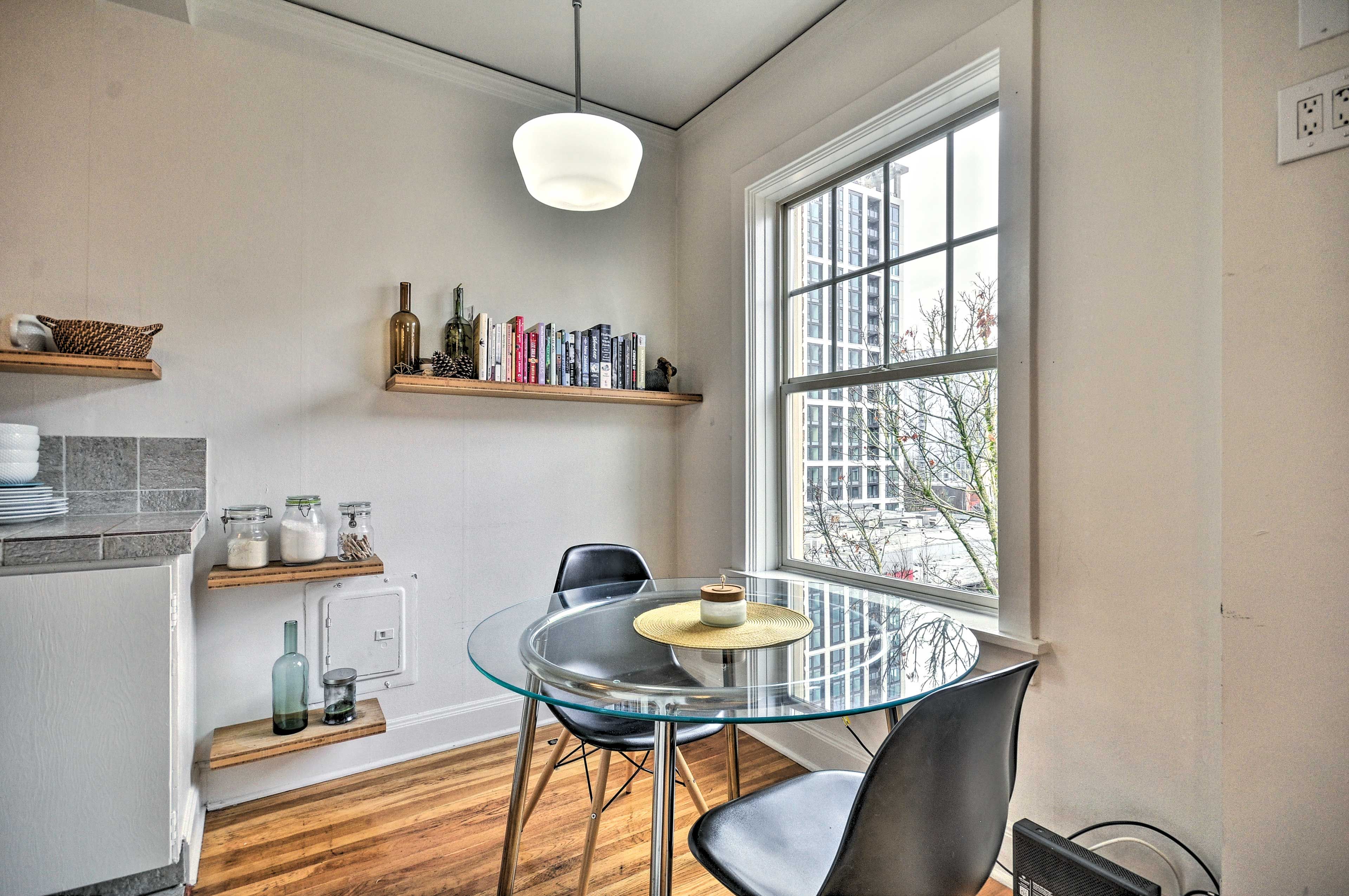 Dining Area | Dishware/Flatware Provided | Complimentary Spices