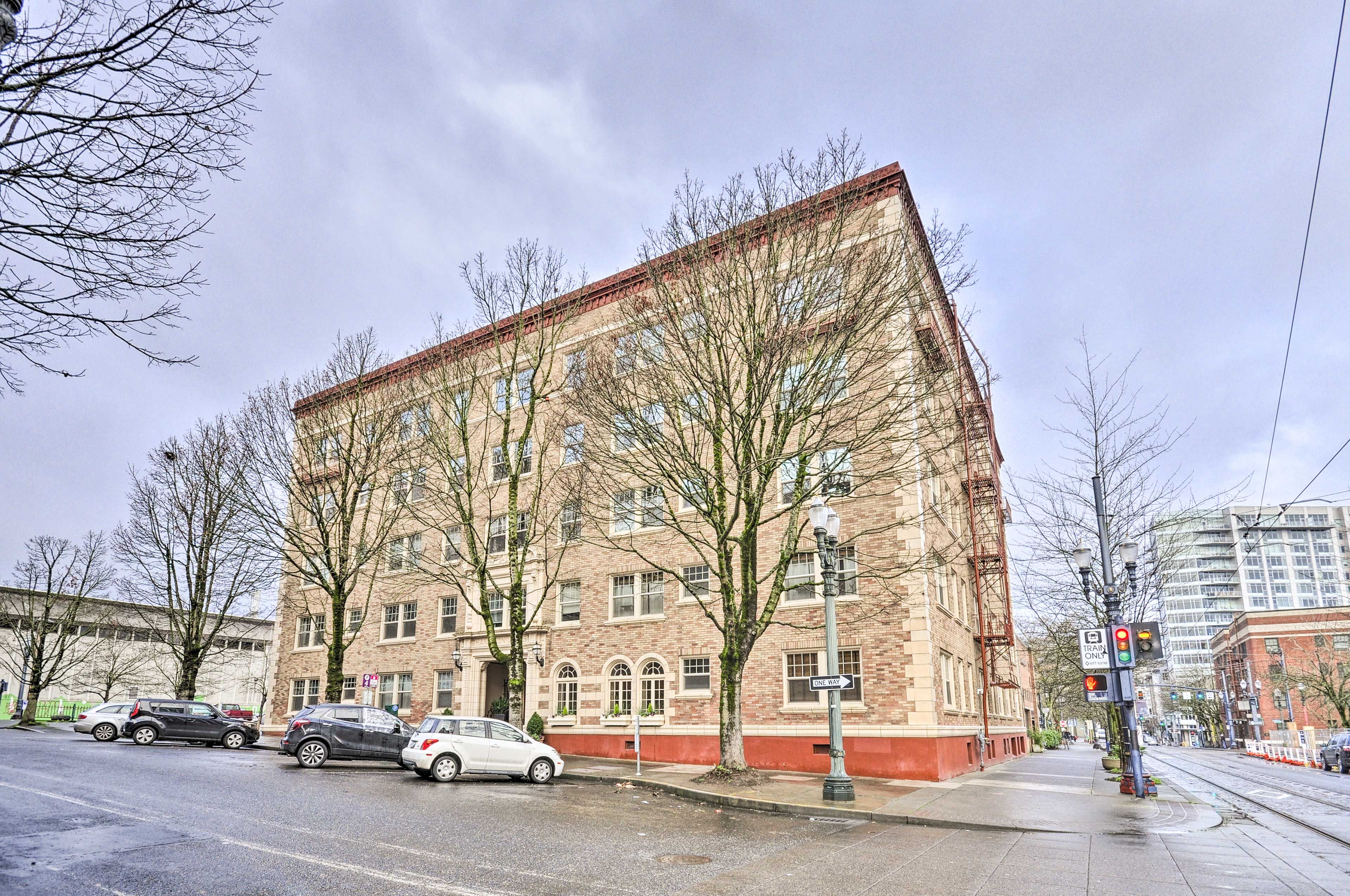 Building Exterior | Central Location | Public Transit