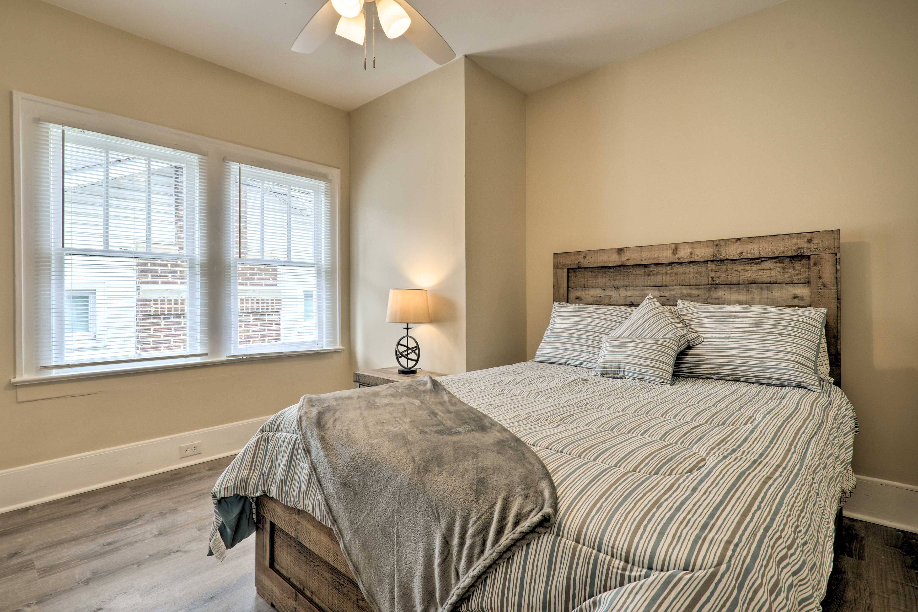Bedroom 2 | Queen Bed