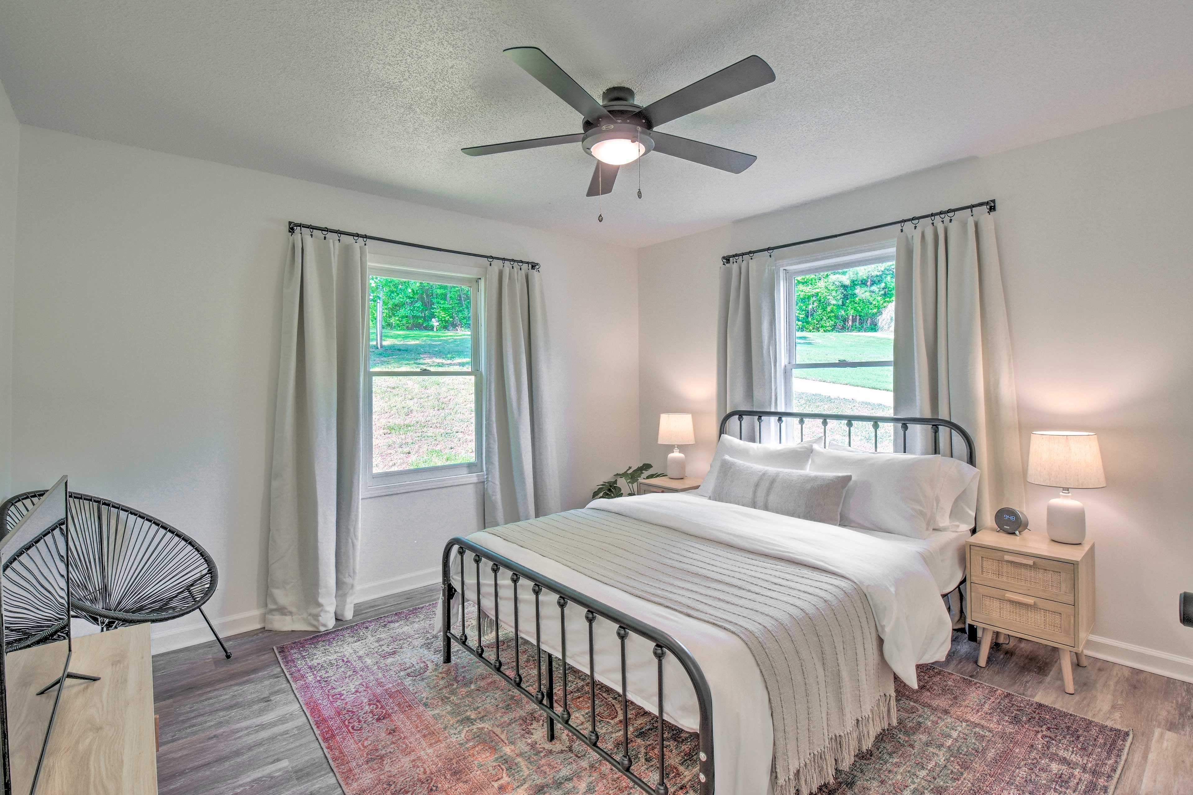 Bedroom 2 | Queen Bed