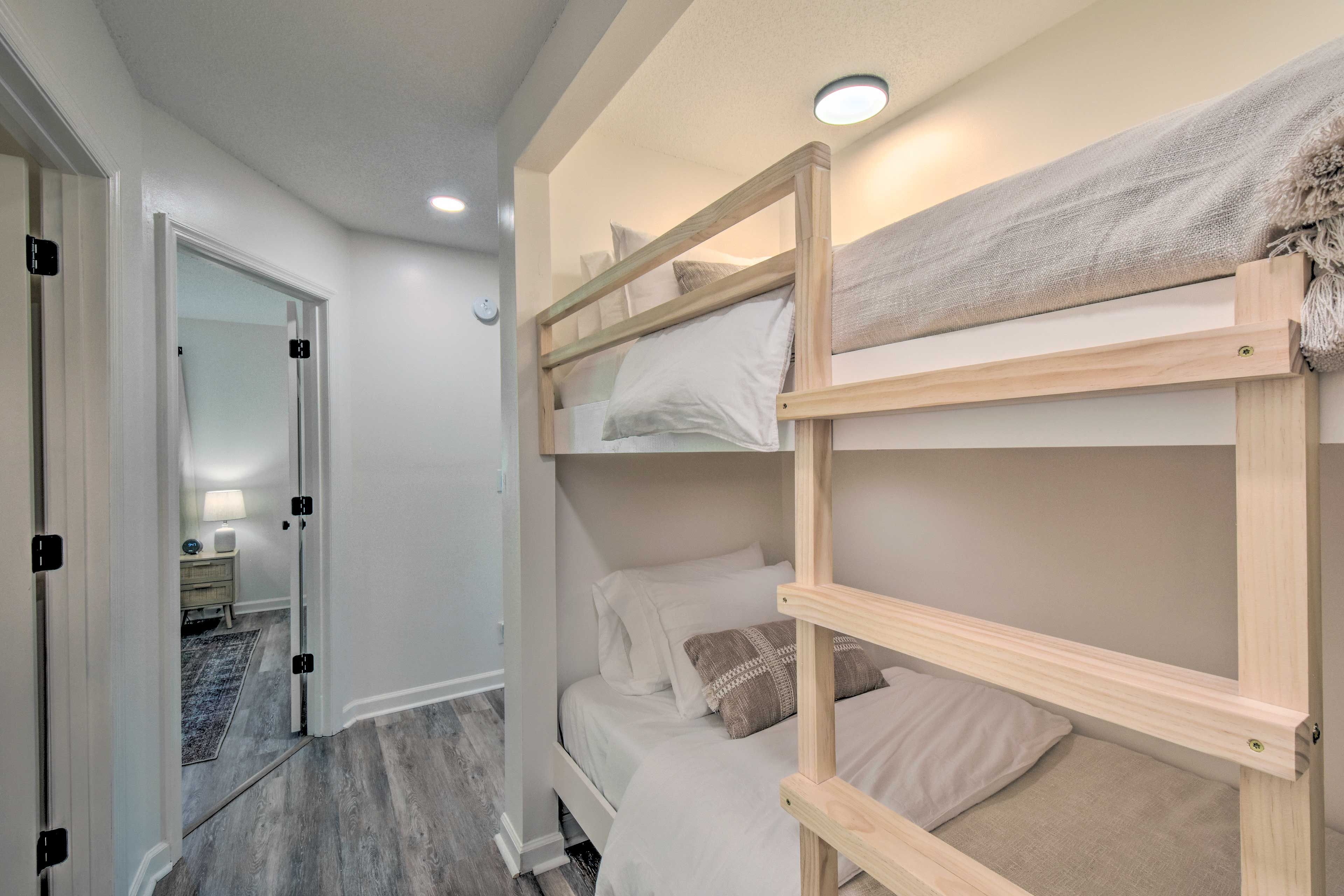 Living Room | Additional Sleeping | Pack ‘n Play