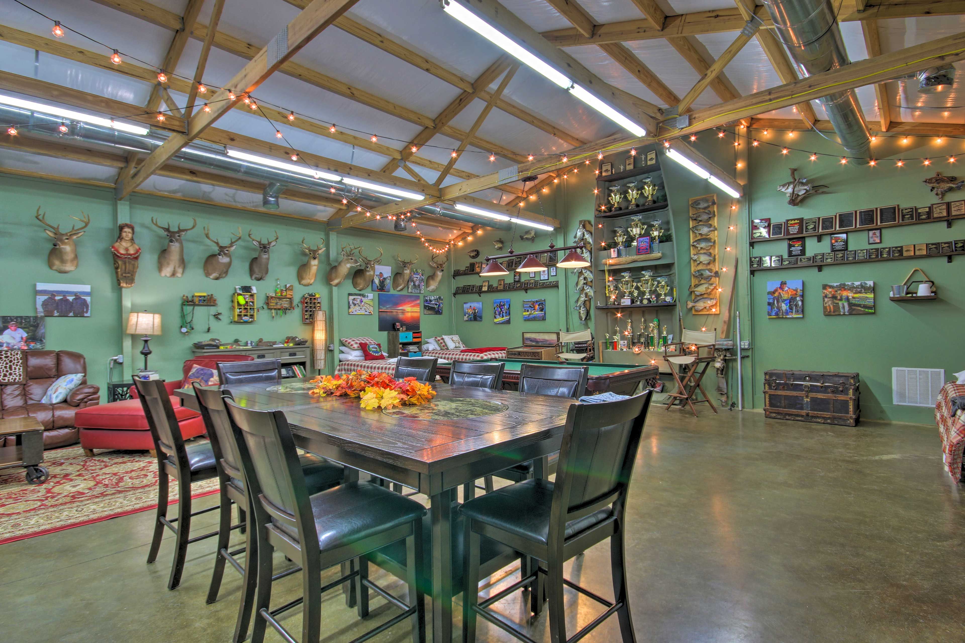 Dining Area | Central Heat & A/C