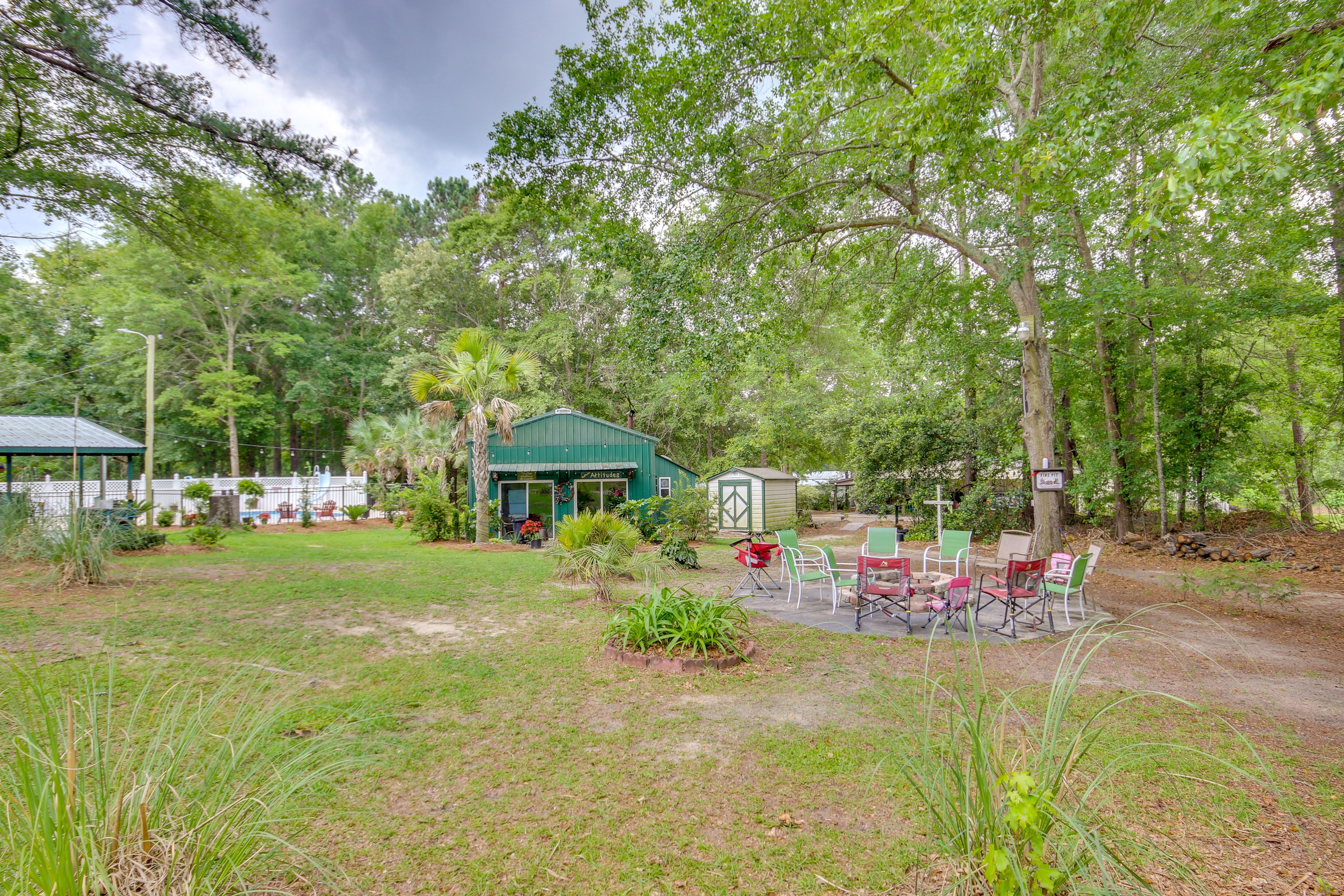 Studio Exterior | 20-Acre Lot