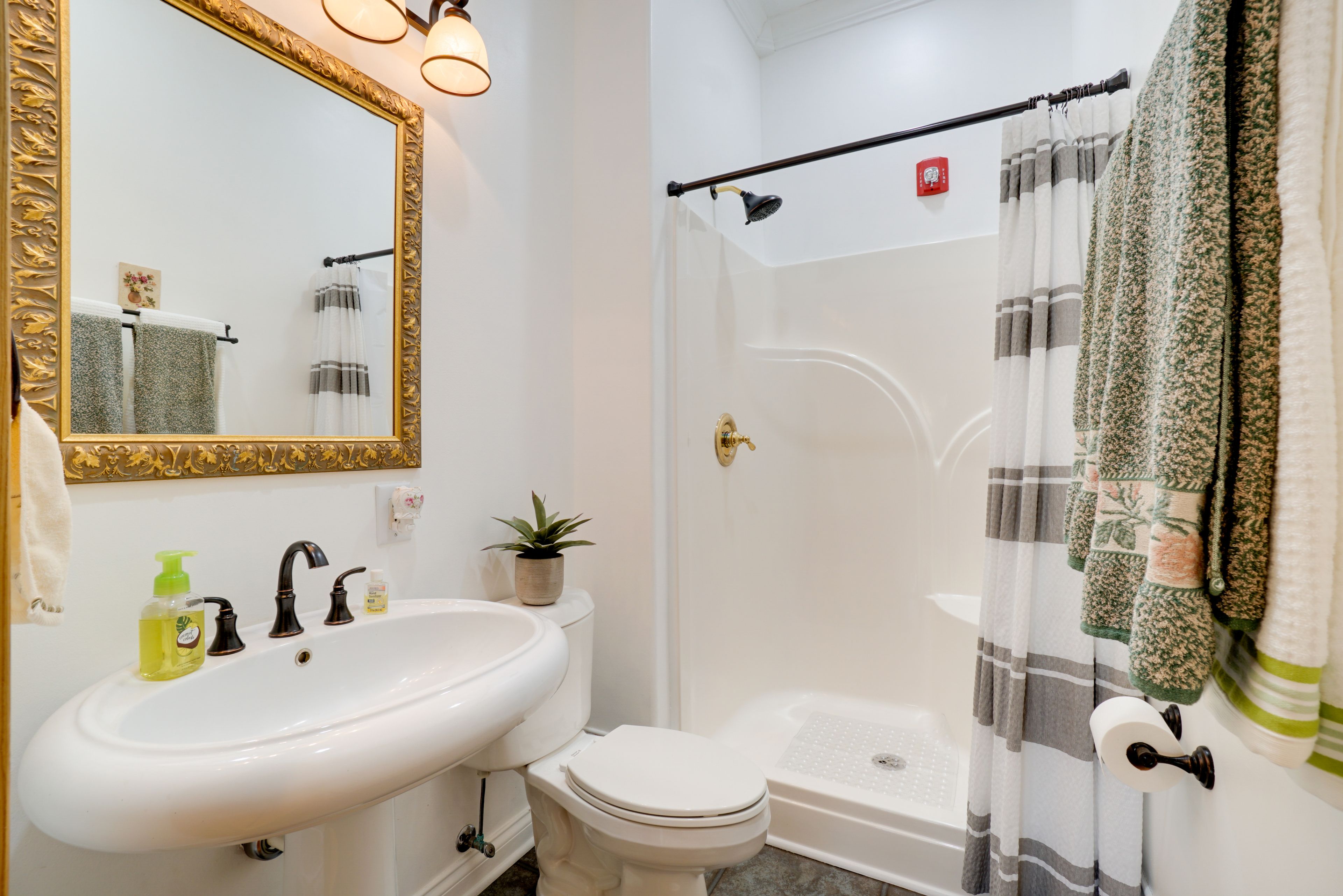 Full Bathroom