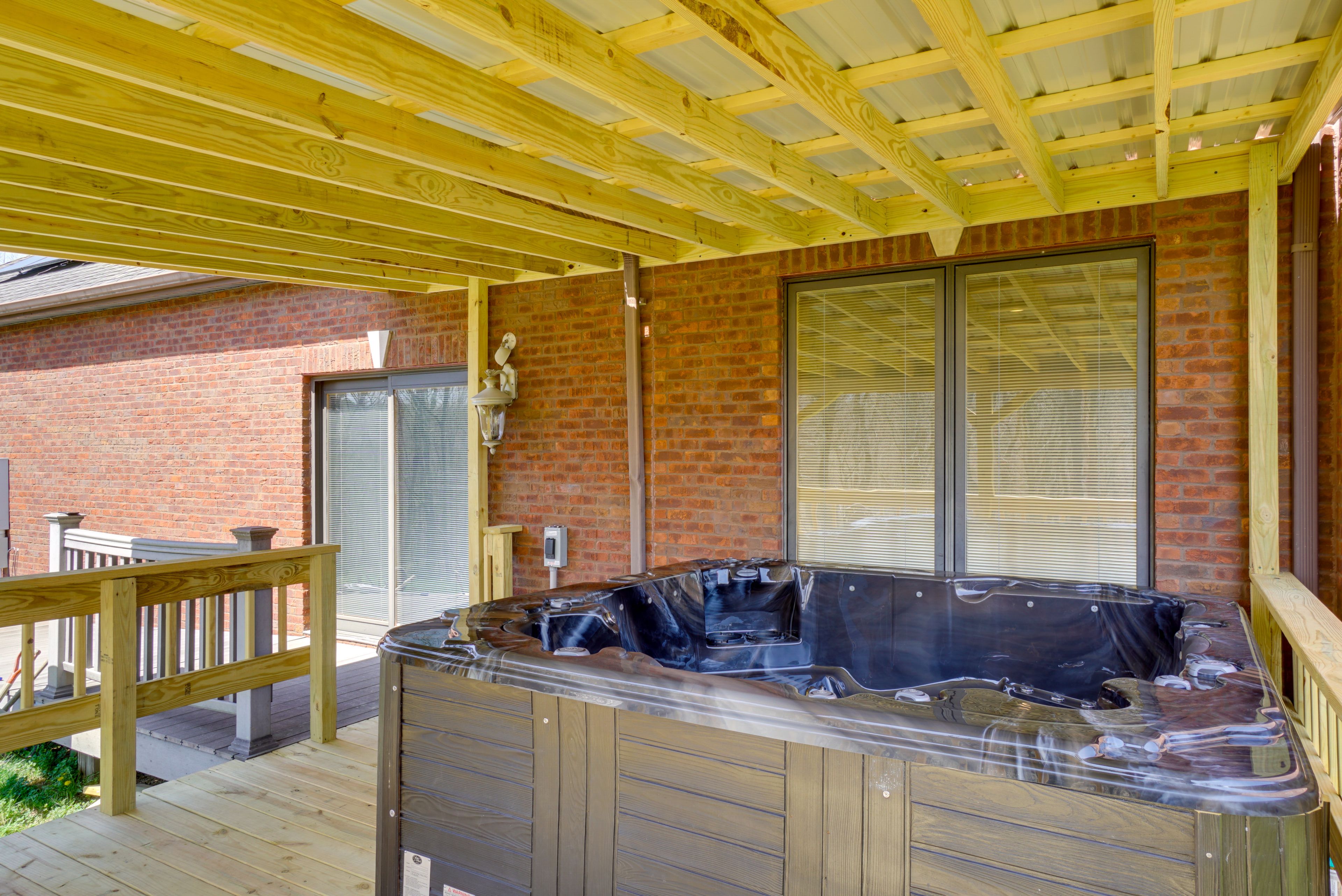 Deck | Private Hot Tub
