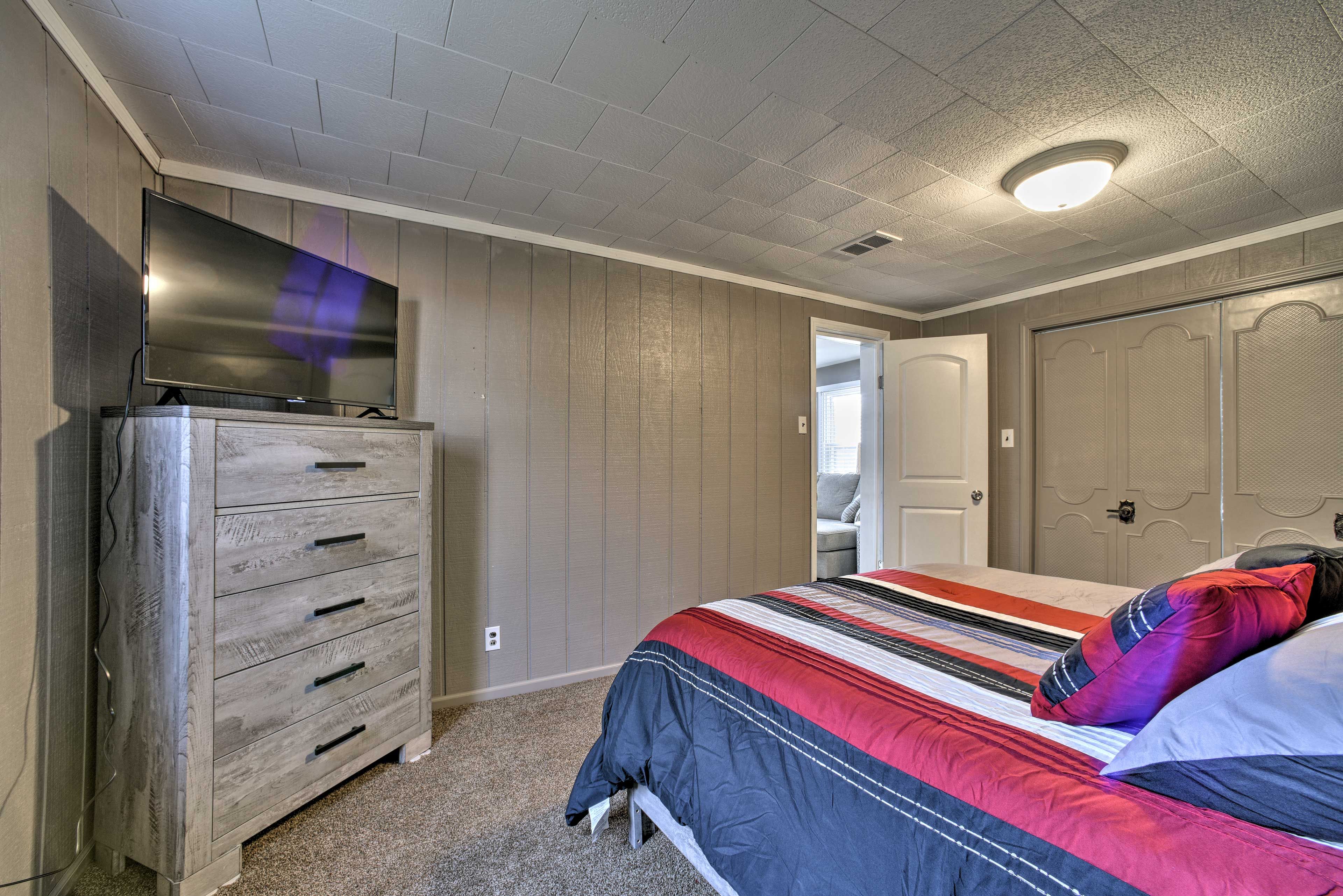 Bedroom 1 | Smart TV