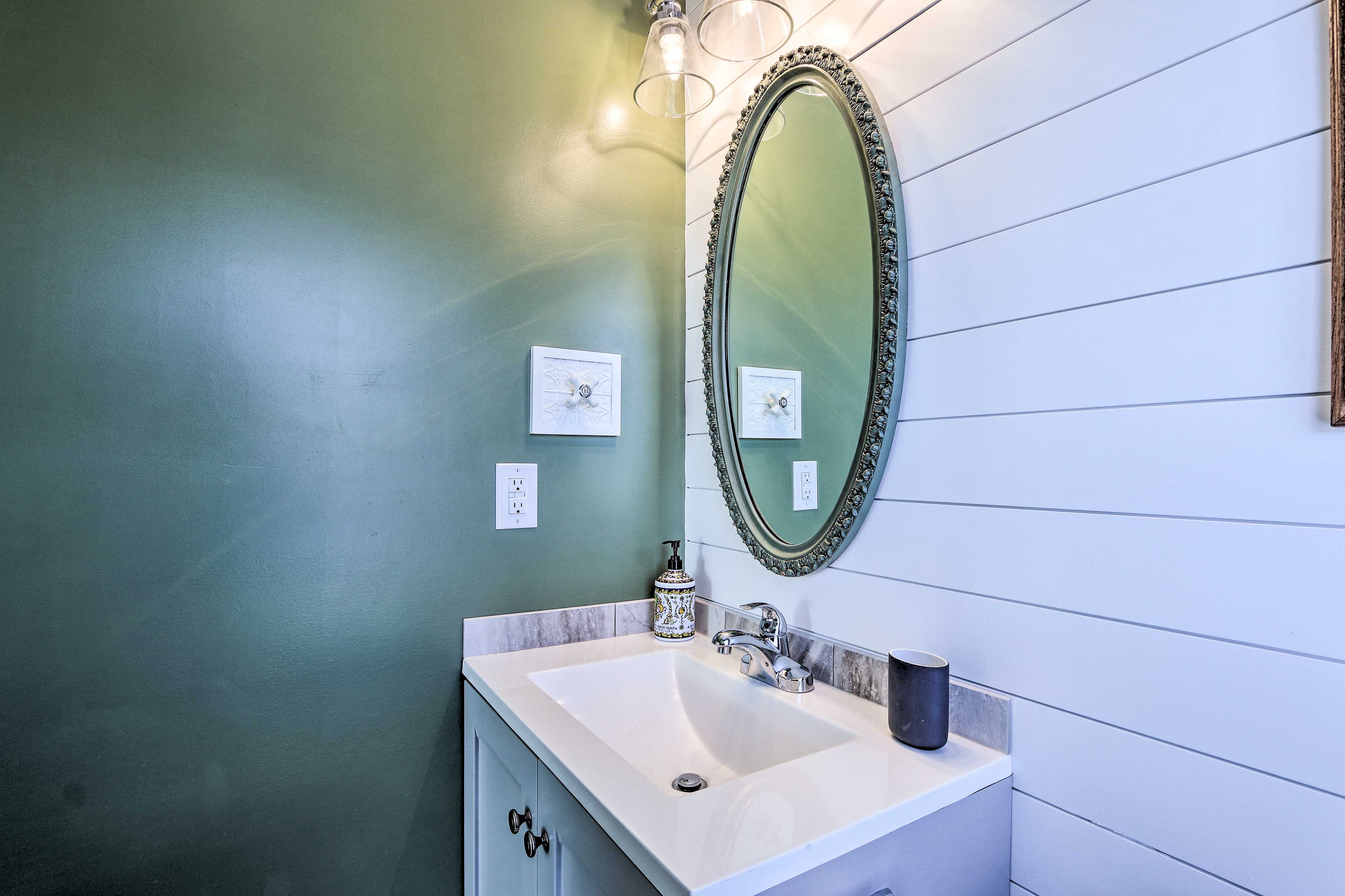 Full En-Suite Bathroom