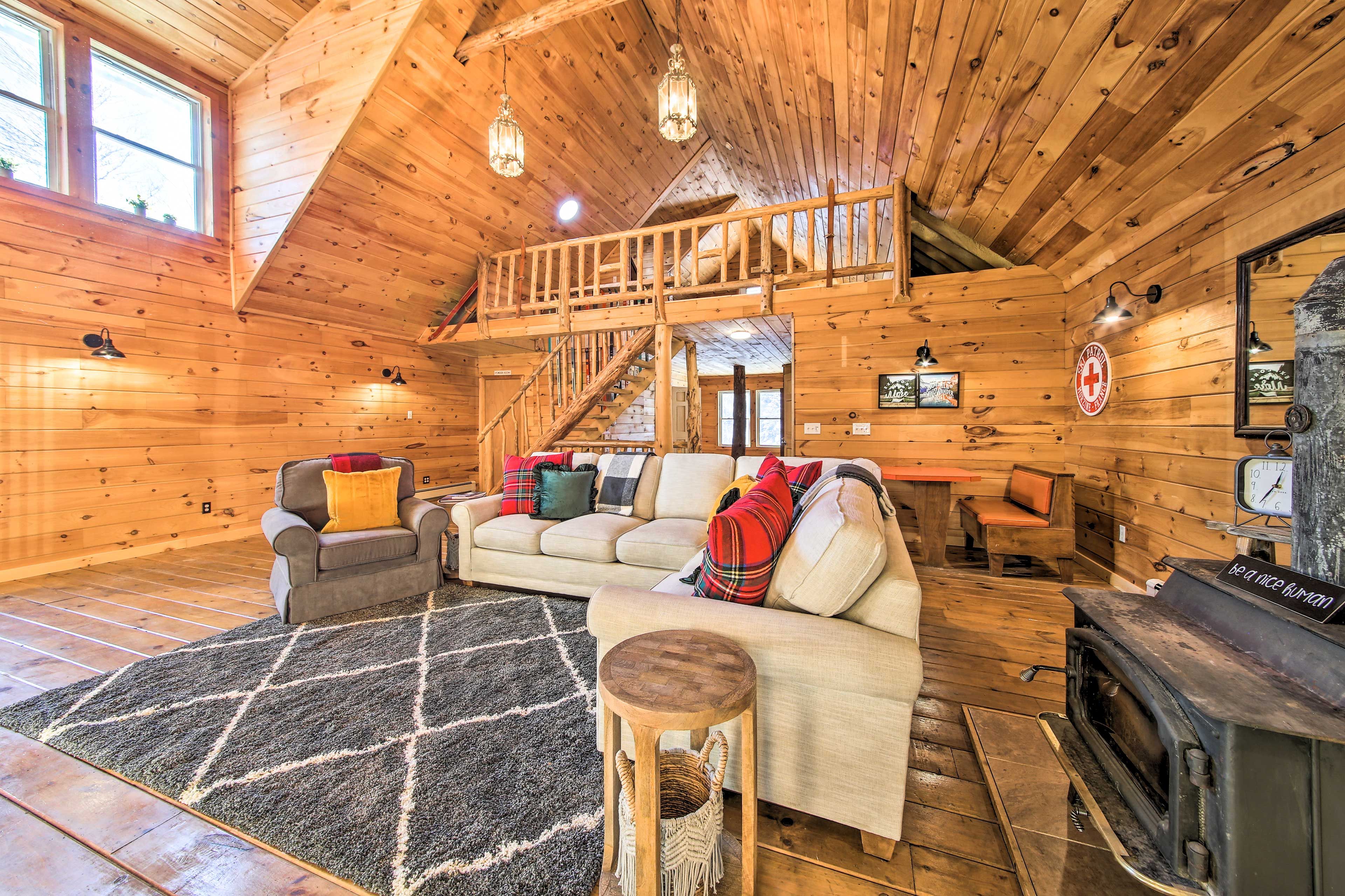 Dallas Plantation Vacation Rental | 3BR | 2BA | 2,700 Sq Ft | Stairs Required