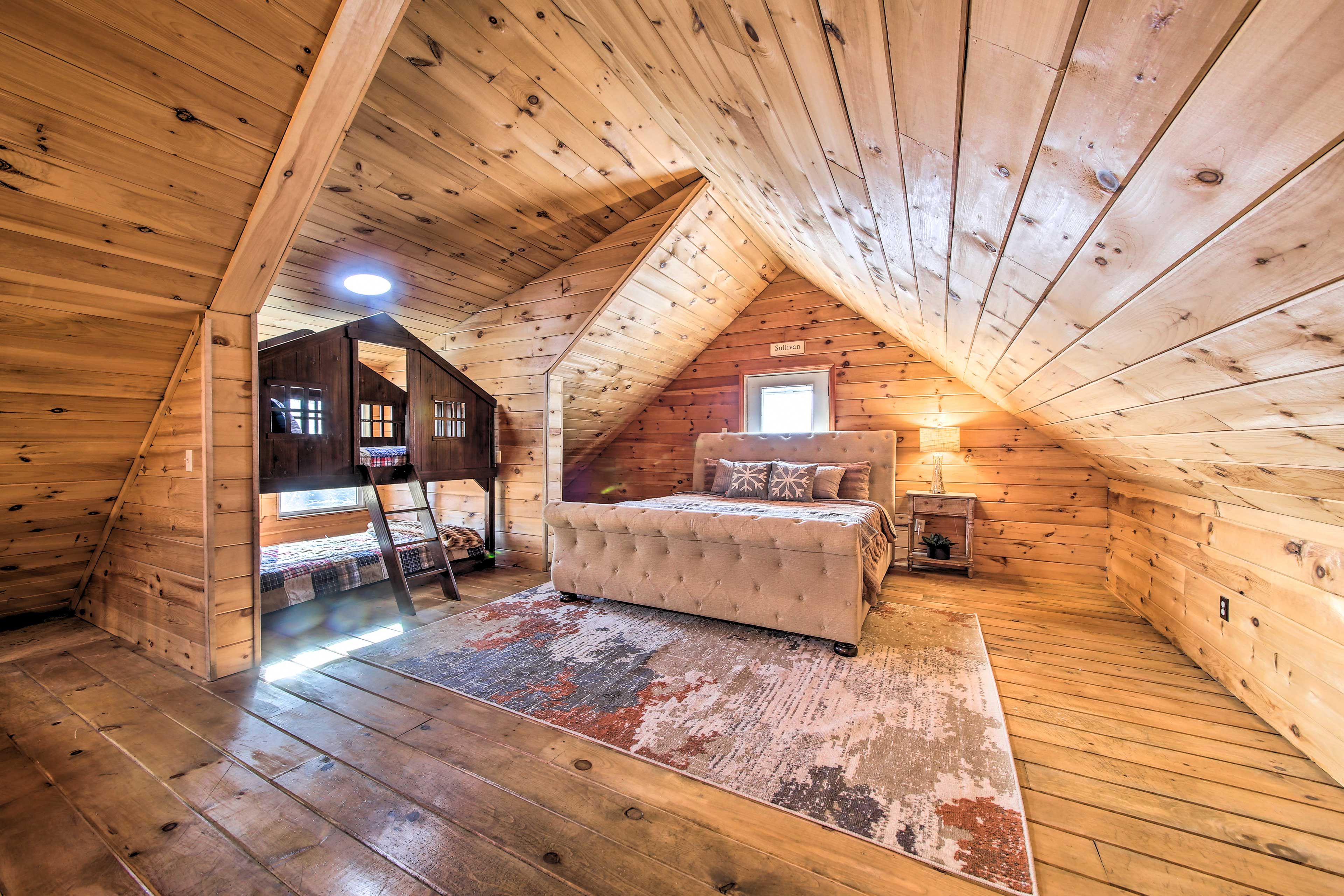 Loft | King Bed | Twin Bunk Bed | 3rd Floor