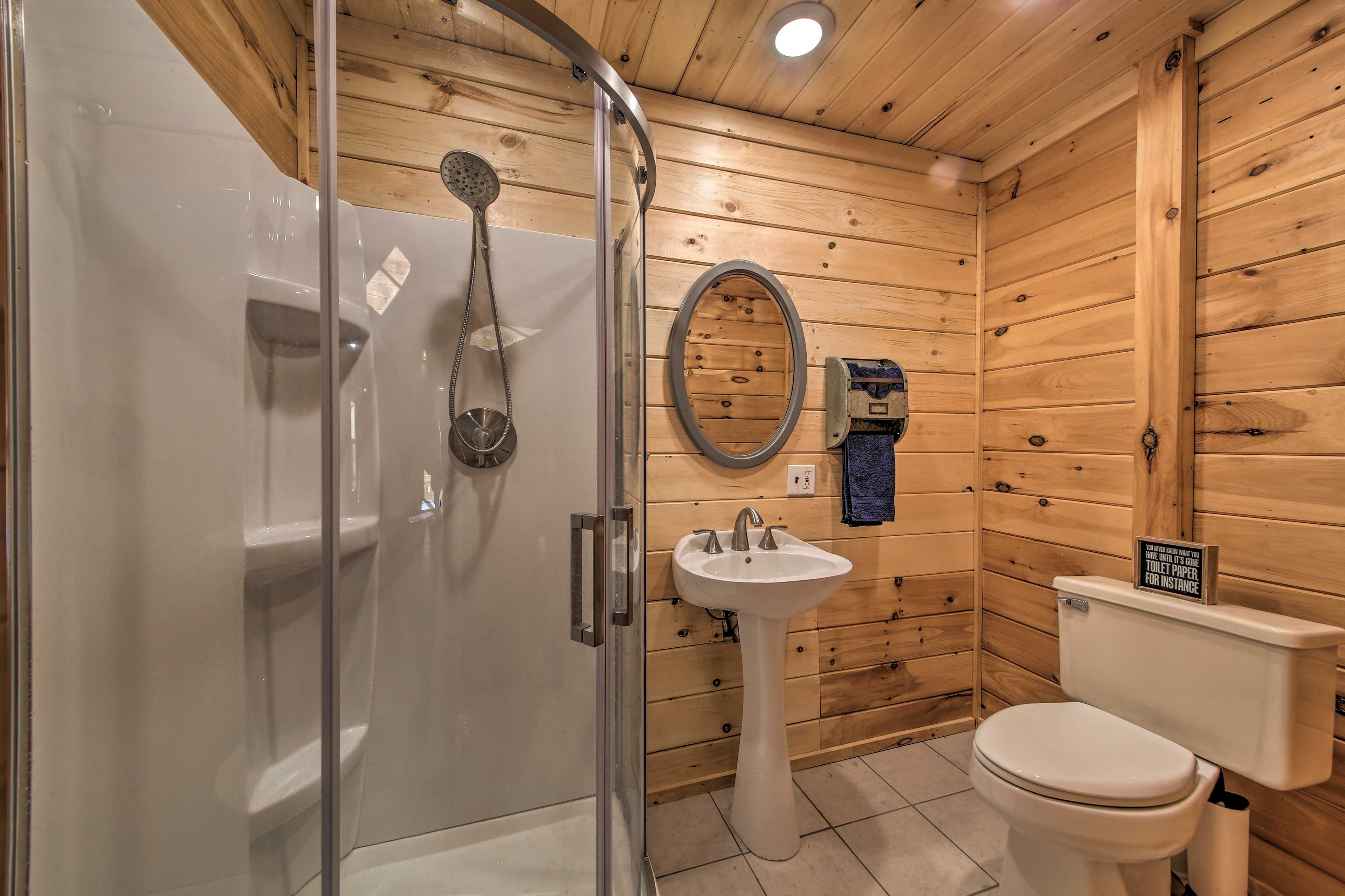 Full Bathroom | 2nd Floor