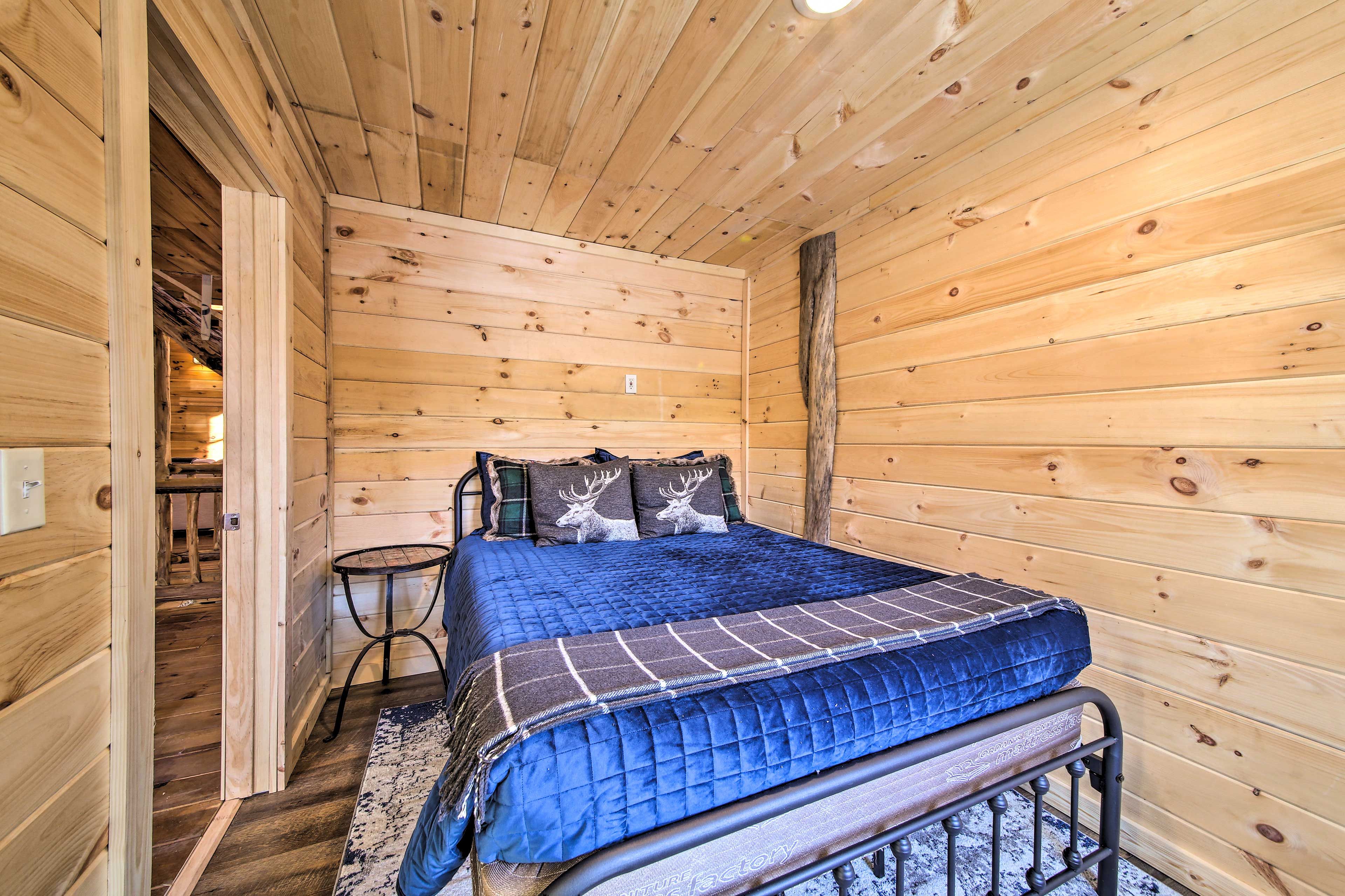 Bedroom 1 | Queen Bed | 2nd Floor