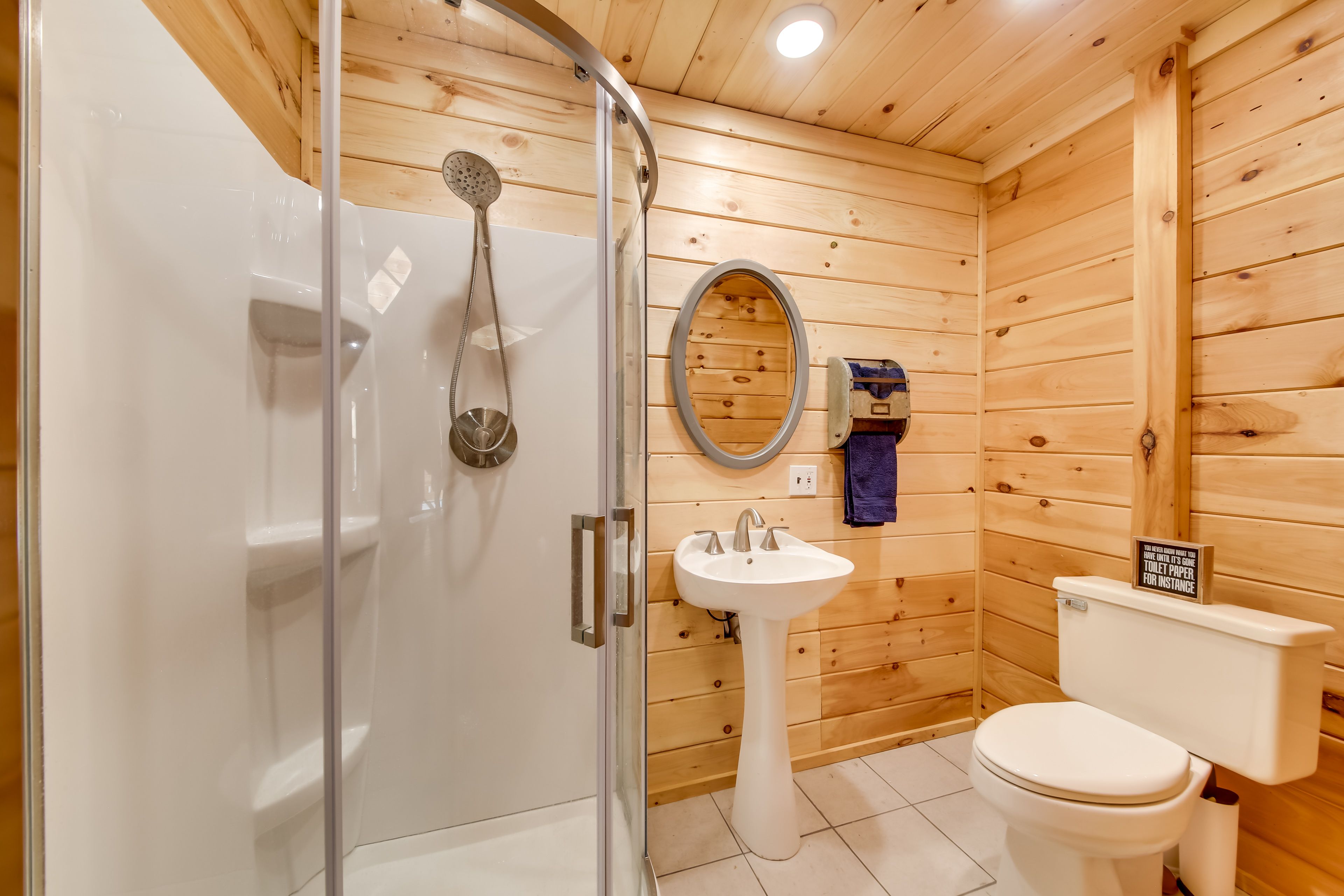 Full Bathroom | 2nd Floor