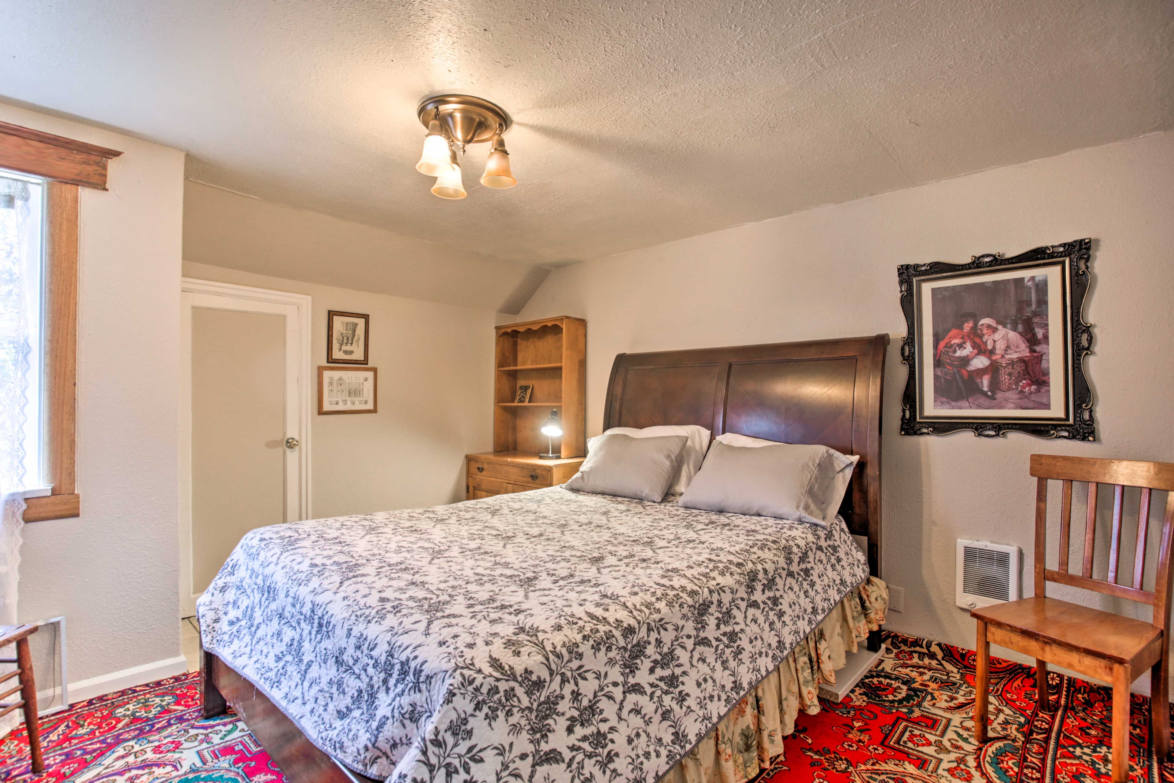 Bedroom 2 | Queen Bed