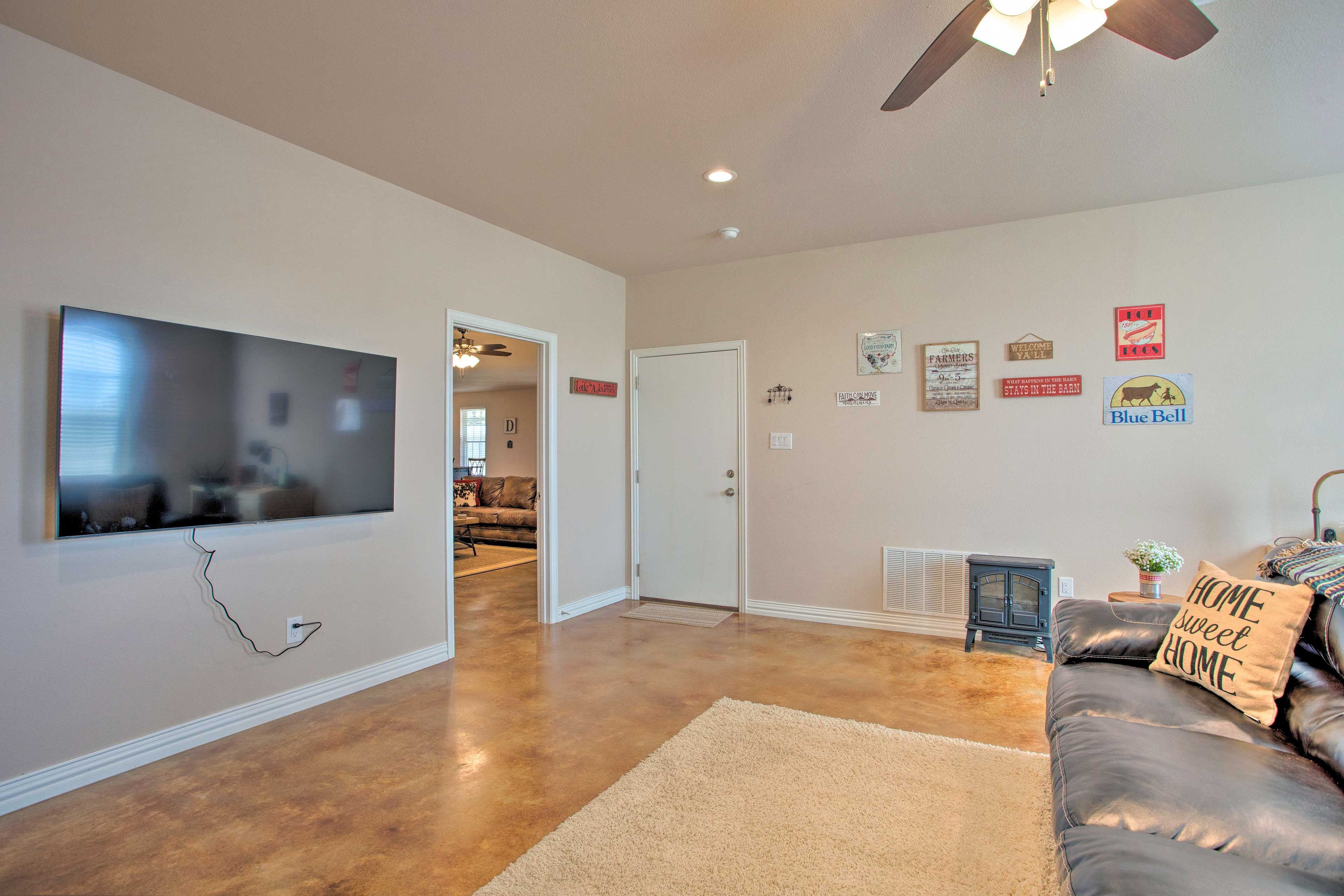 Game Room | Smart TV