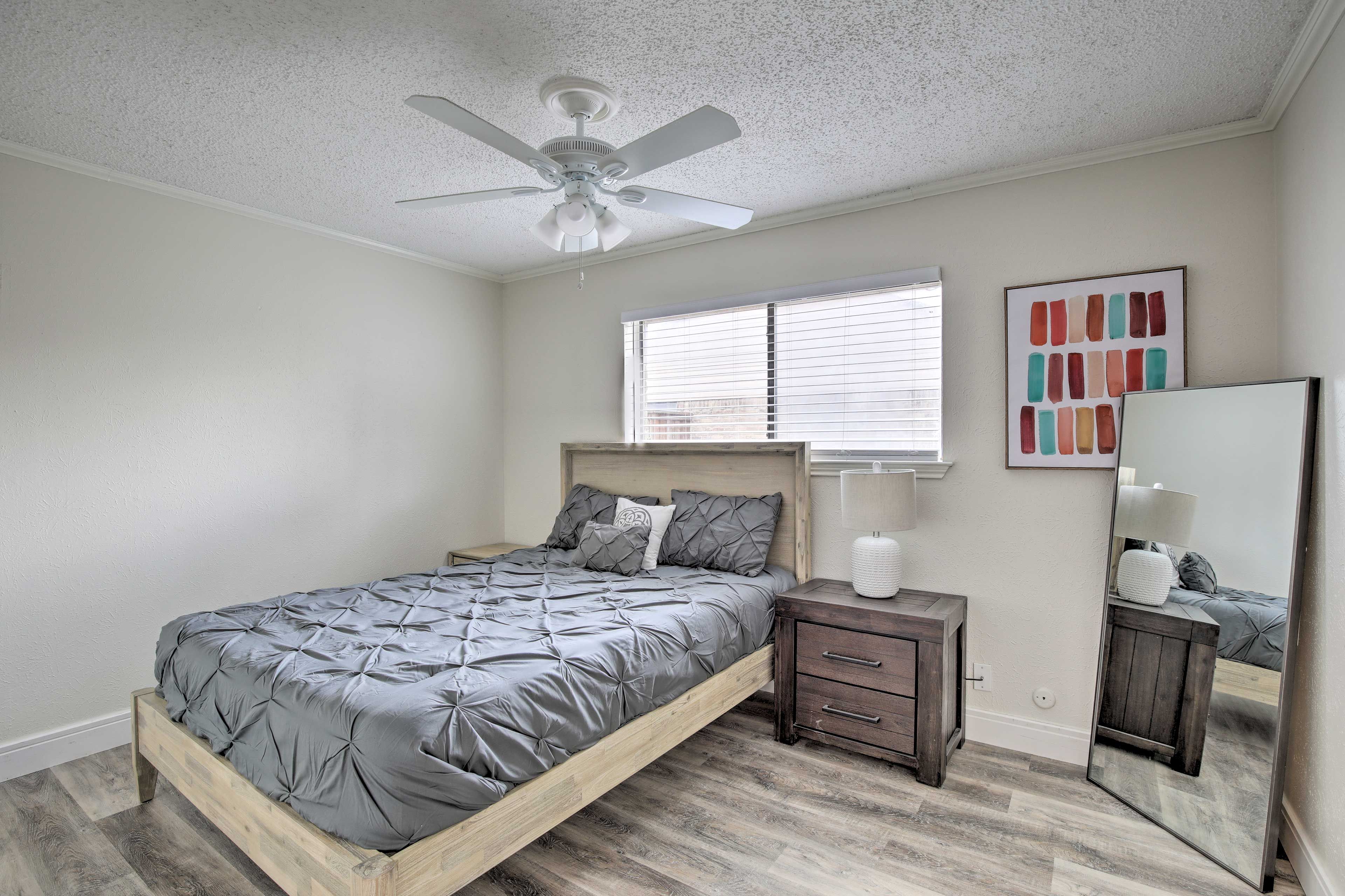 Bedroom 2 | 1st Floor | Queen Bed