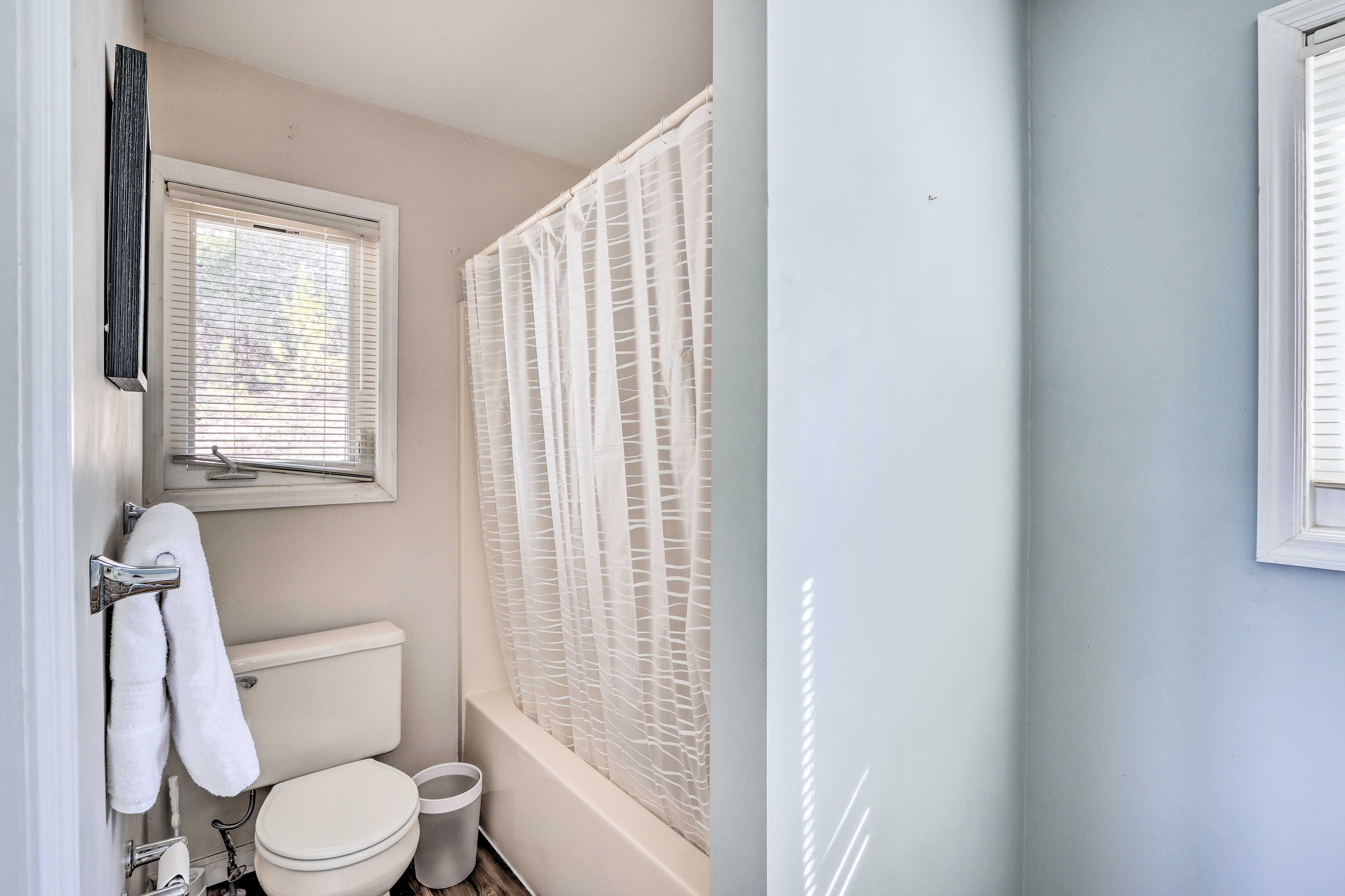 En-Suite Bathroom | Towels Provided | Hair Dryer