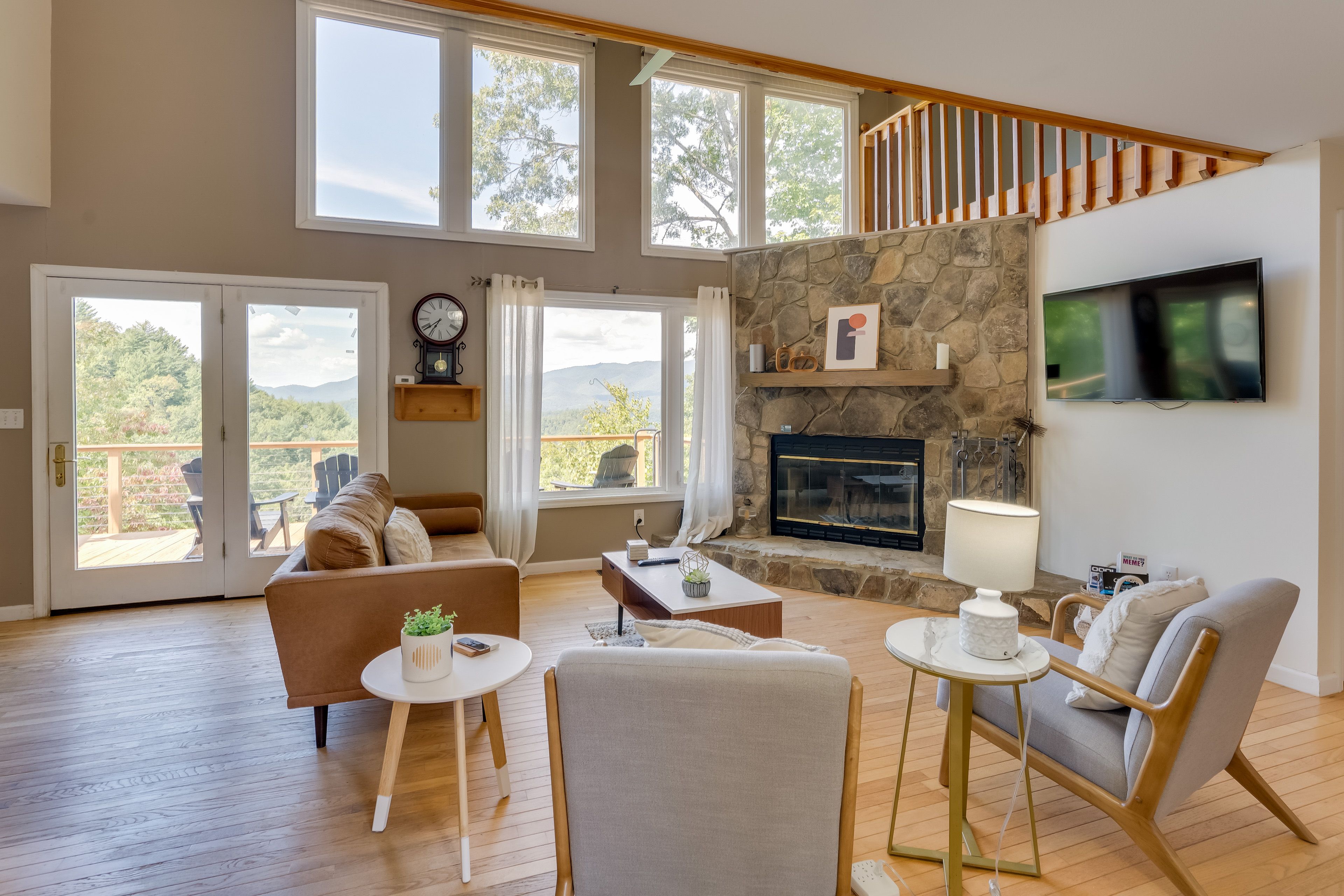 Living Room | Central Heat & A/C | Decorative Fireplace | Apple TV | DVD Player