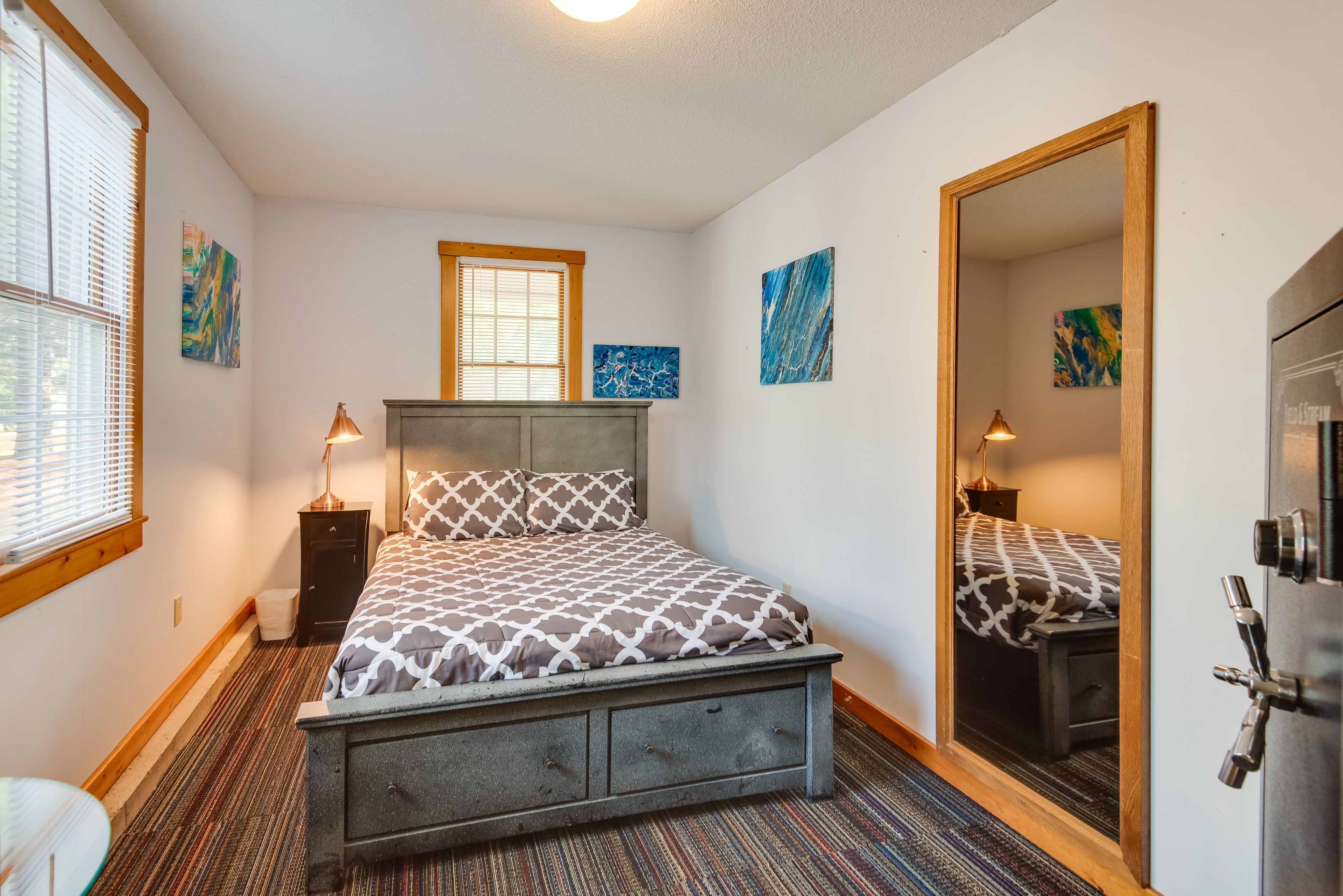 Bedroom 5 | Queen Bed