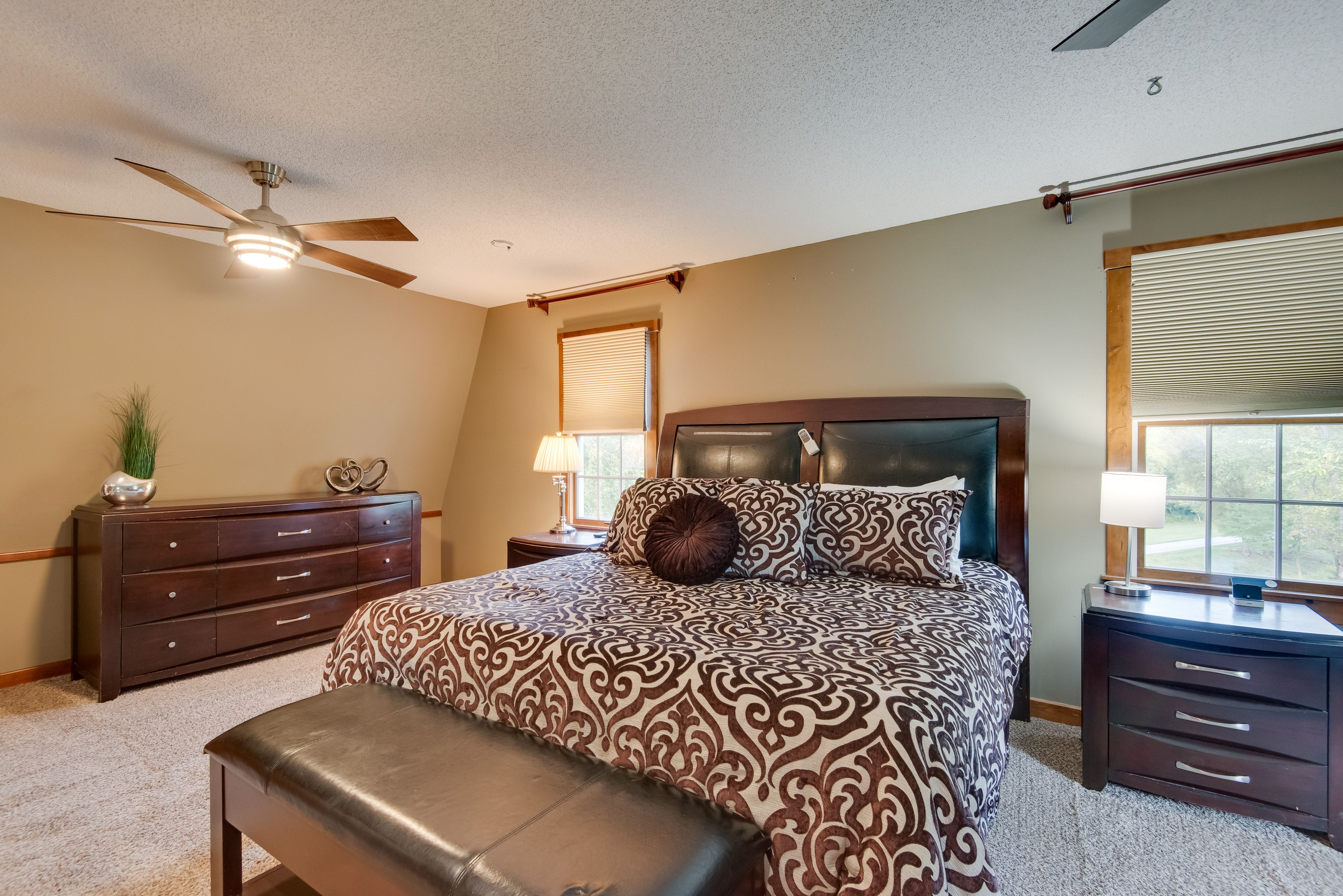 Bedroom 1 | California King Bed | Smart TV