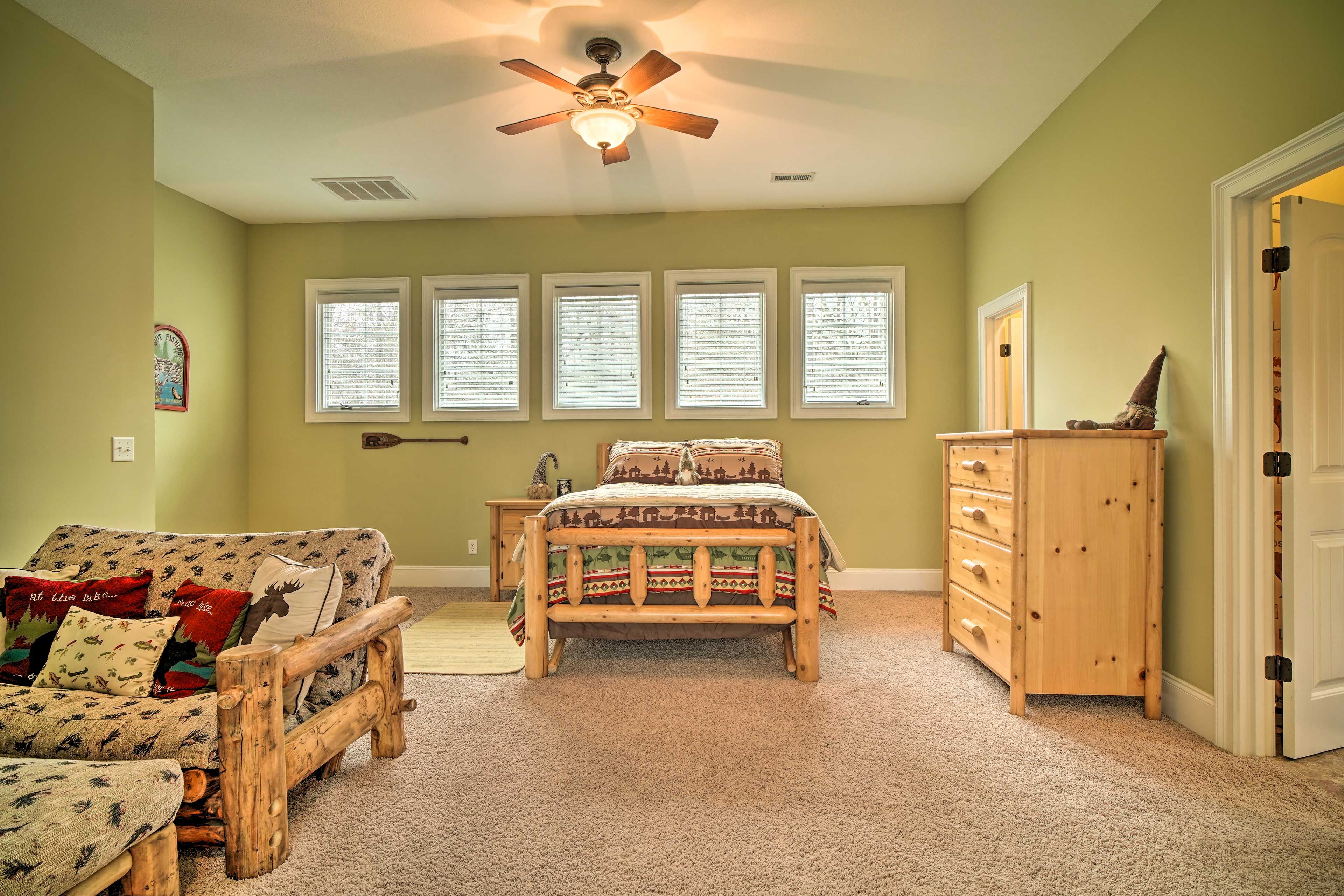 Bedroom 3 | Queen Bed | Queen Futon | 2nd Floor | Stairs Required
