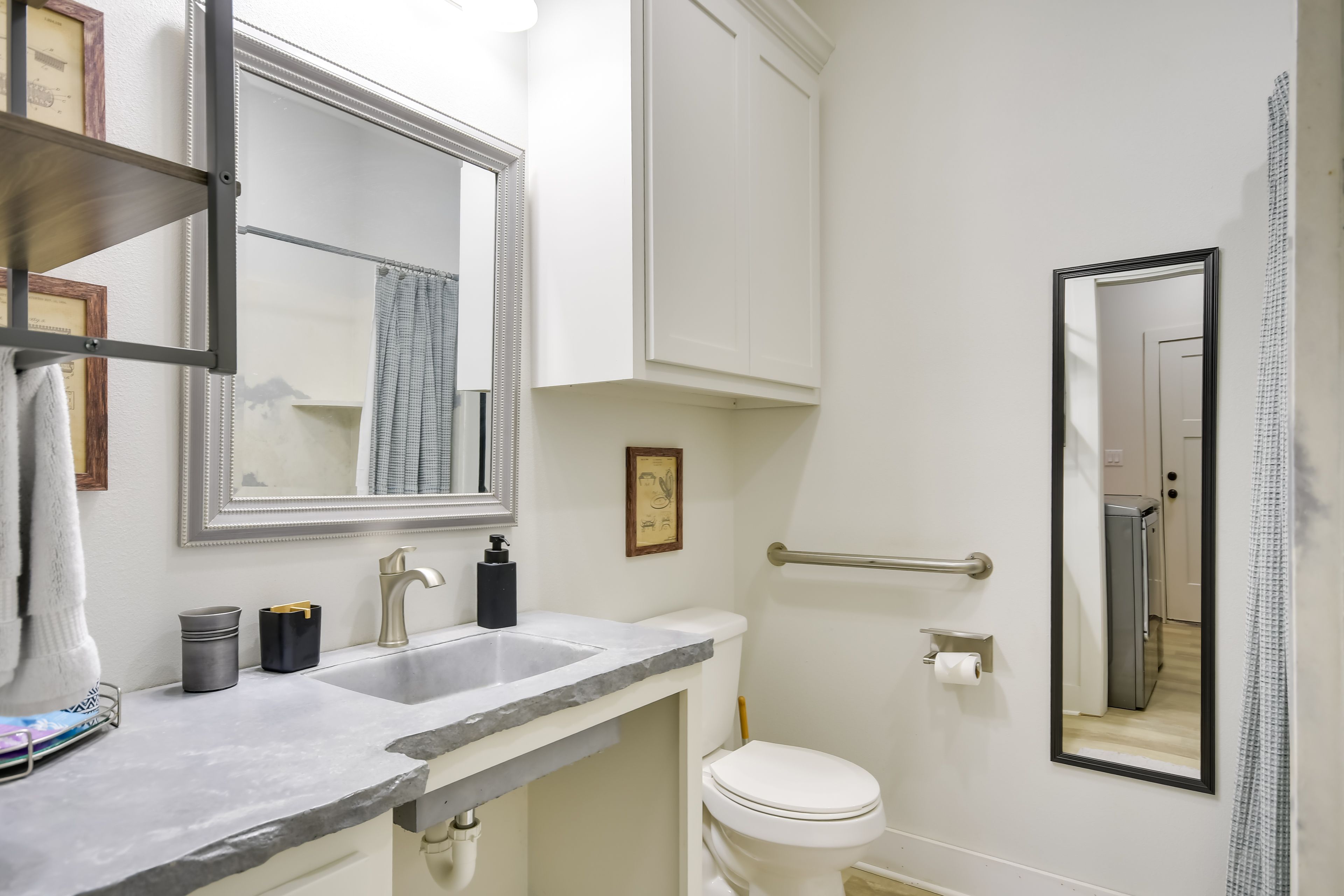 Bathroom | Linens & Towels Provided | Complimentary Toiletries