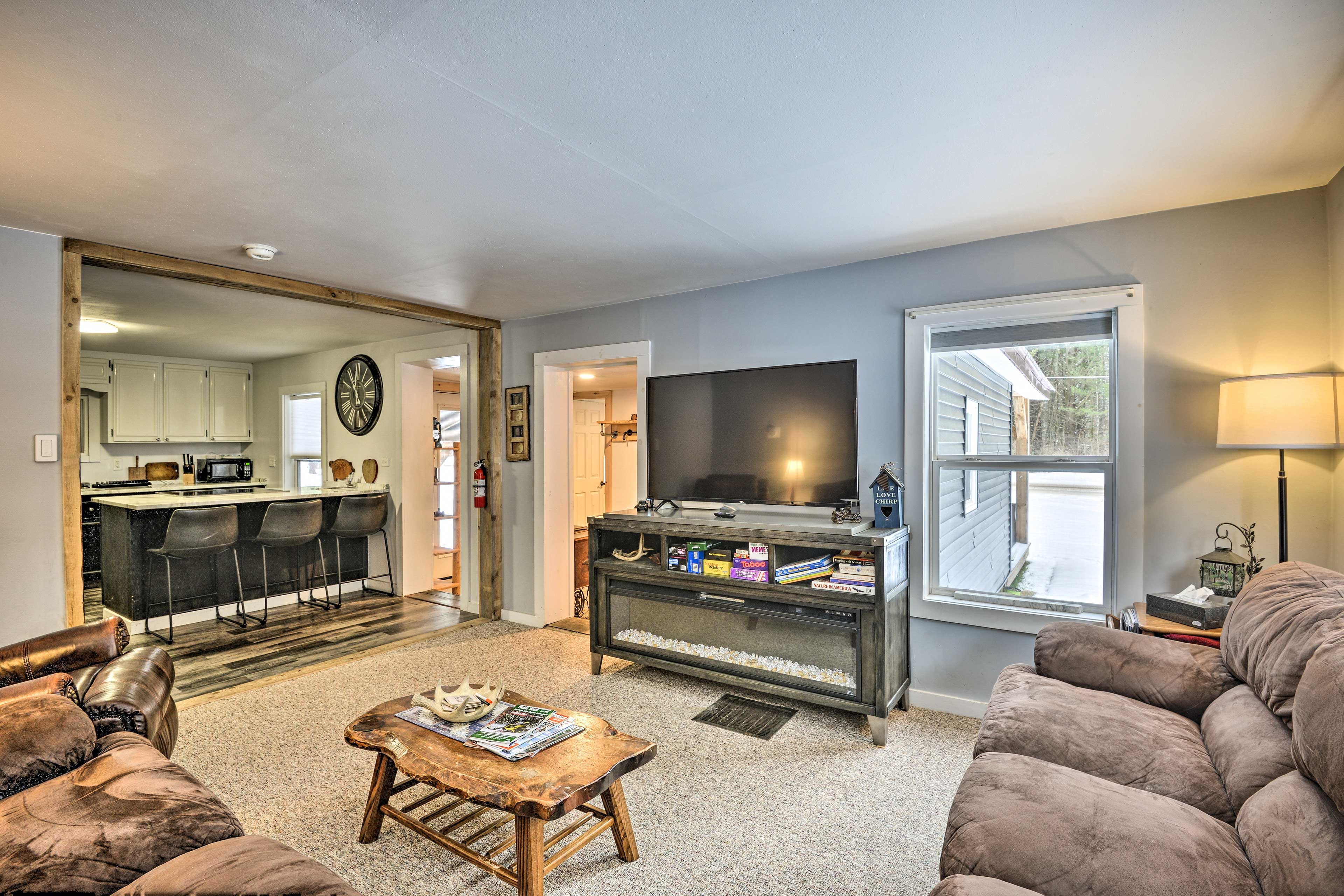 Living Room | Smart TV | Free WiFi