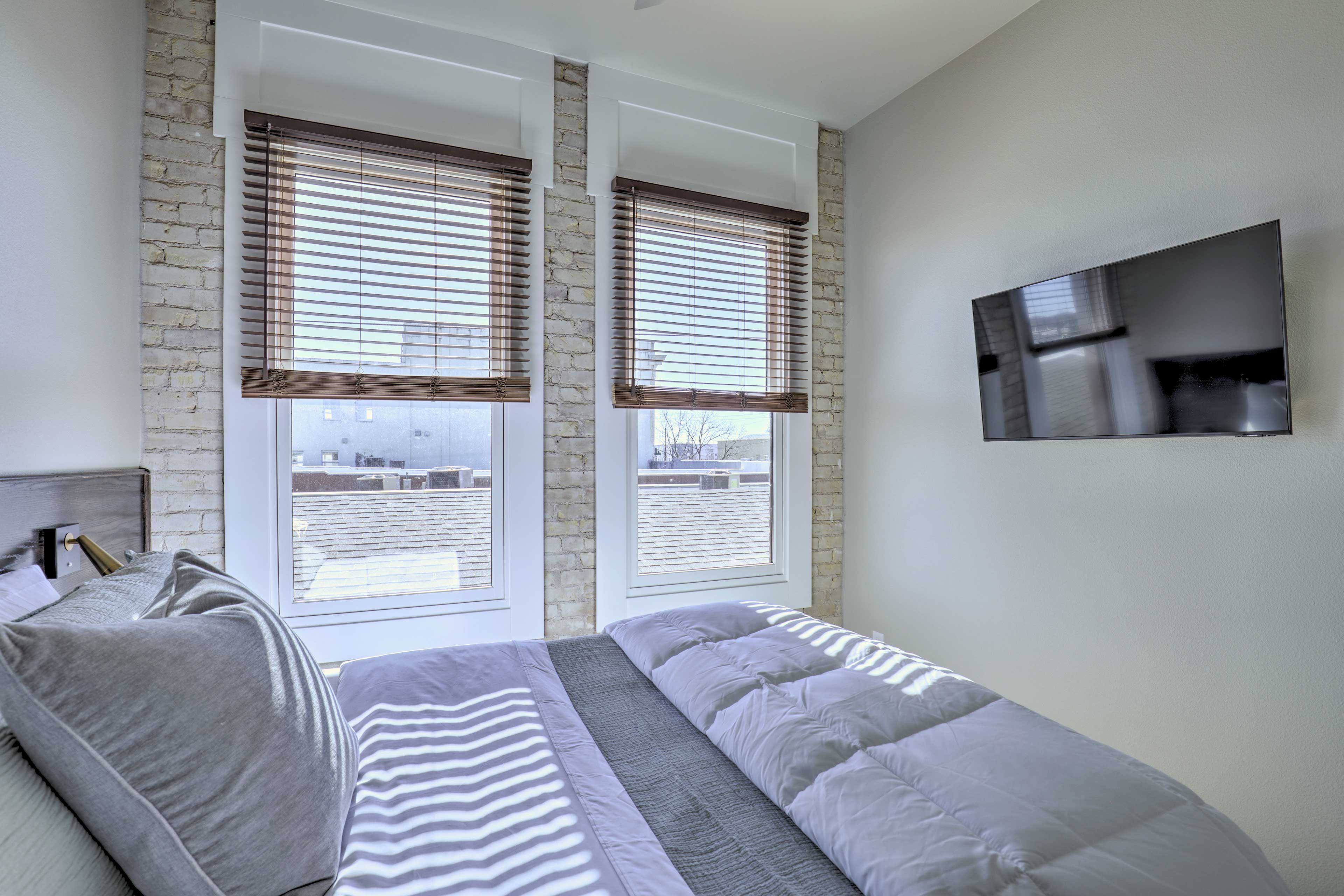 Bedroom | Smart TV
