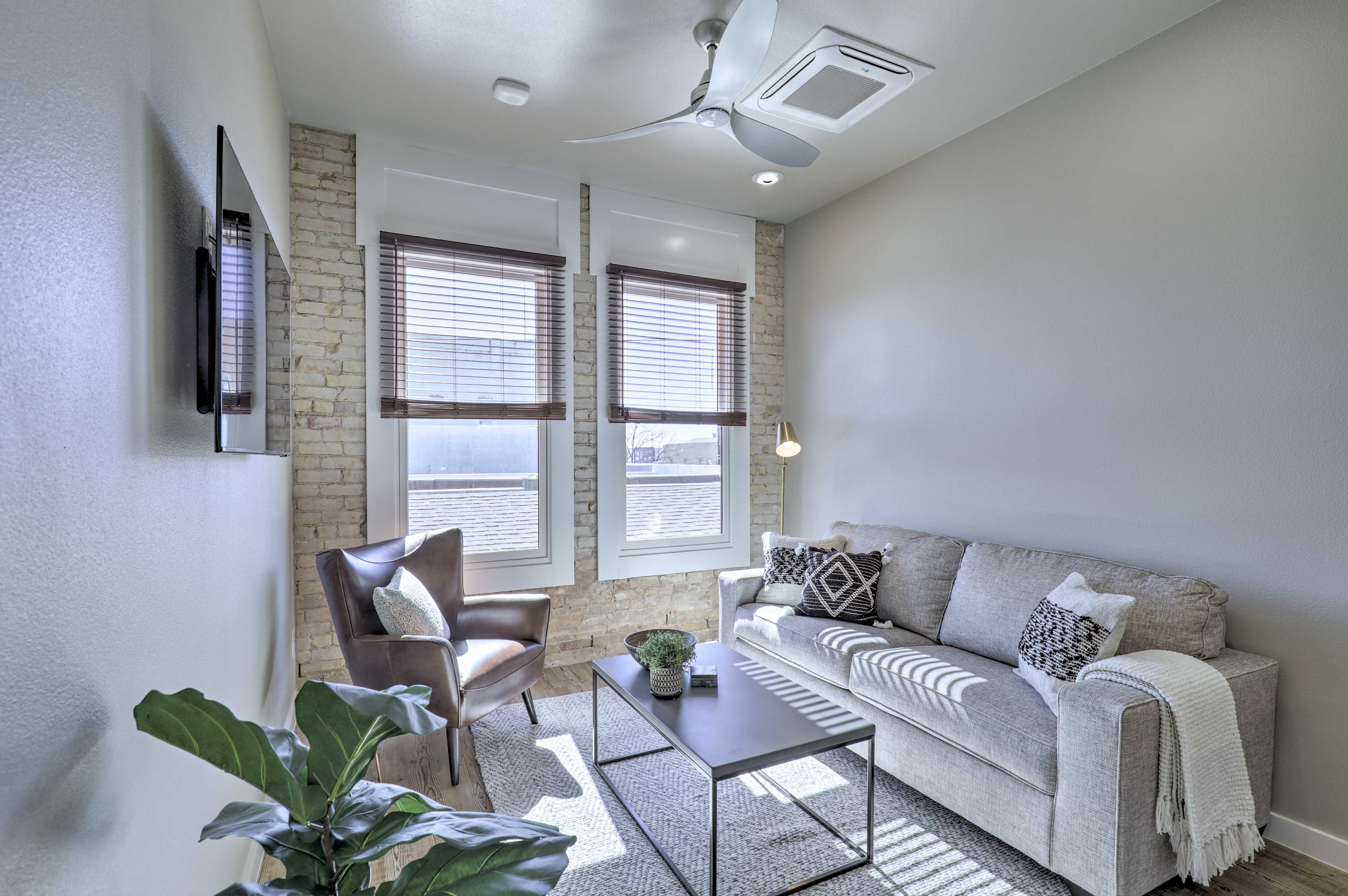 Living Room | Smart TV