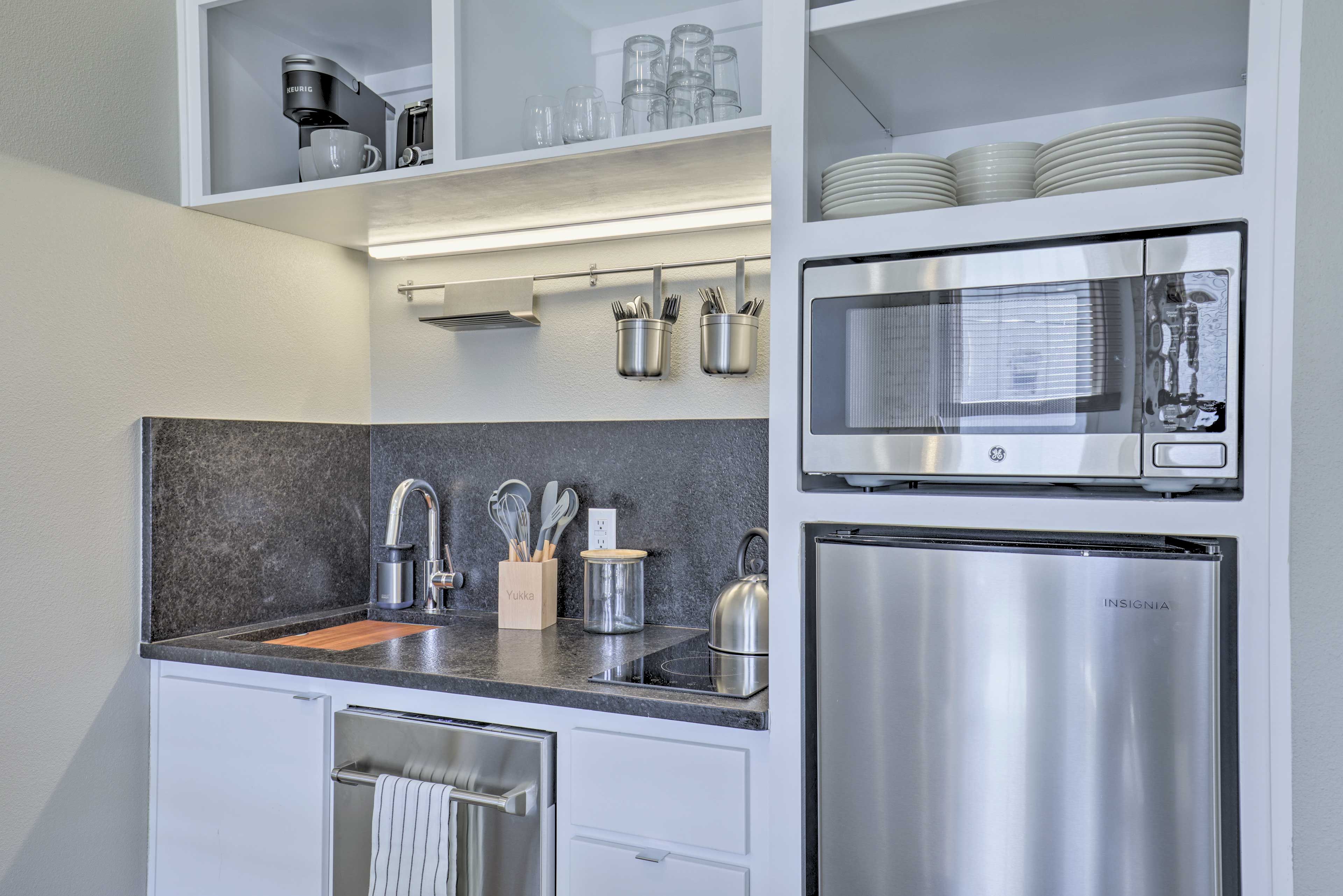 Kitchenette | Mini-Fridge