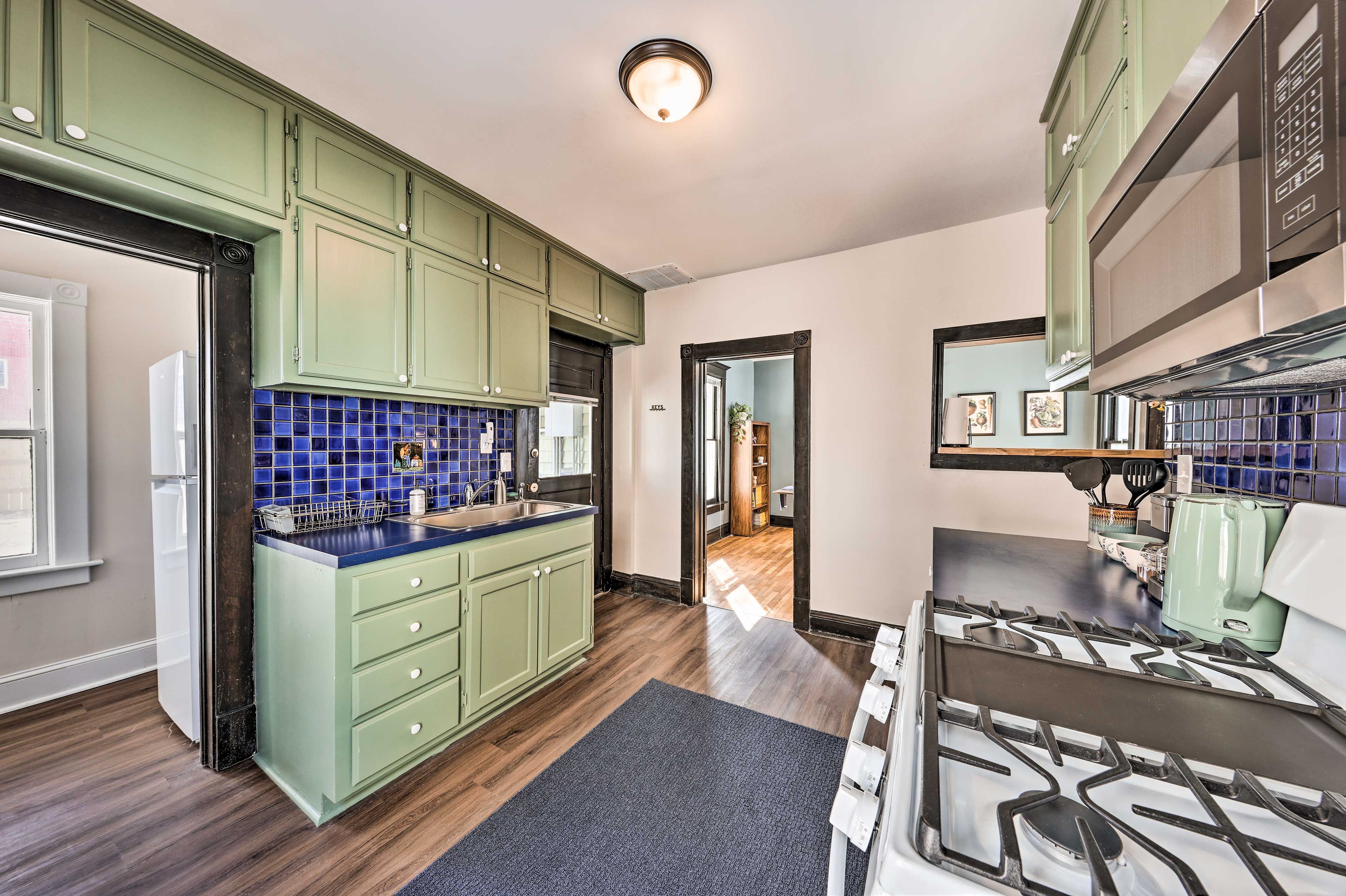 Kitchen | Trash Bags + Paper Towels