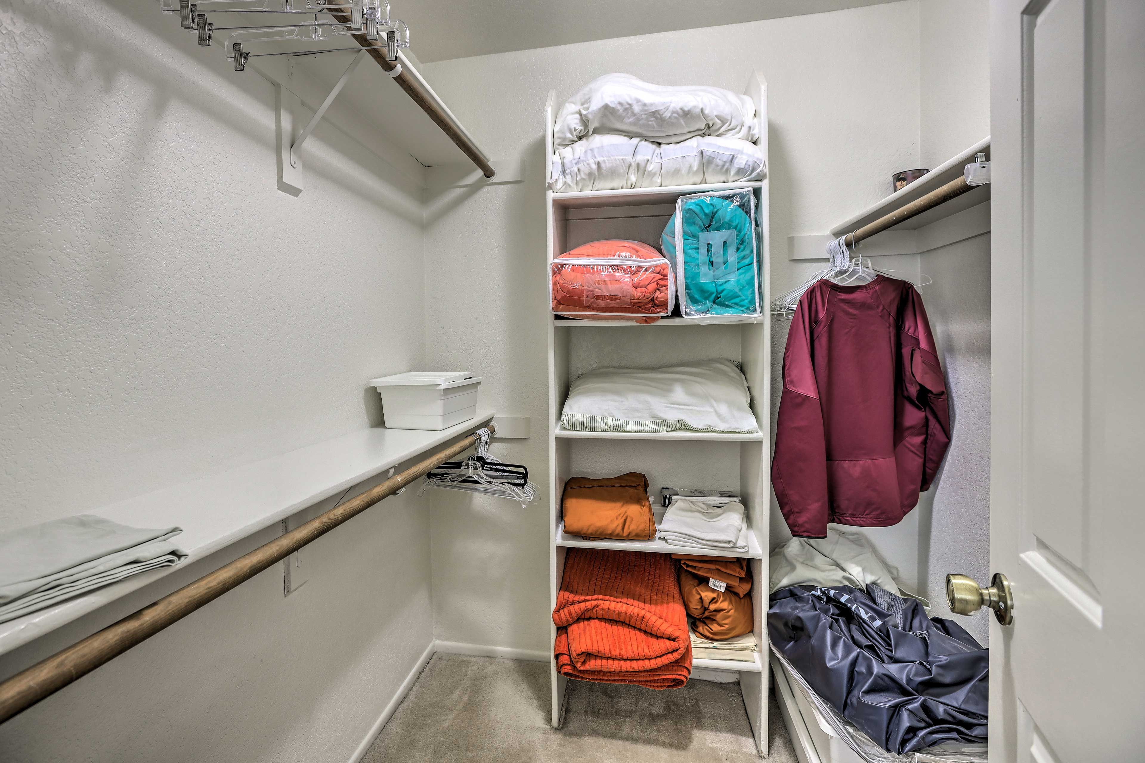 Walk-In Closet | Hangers