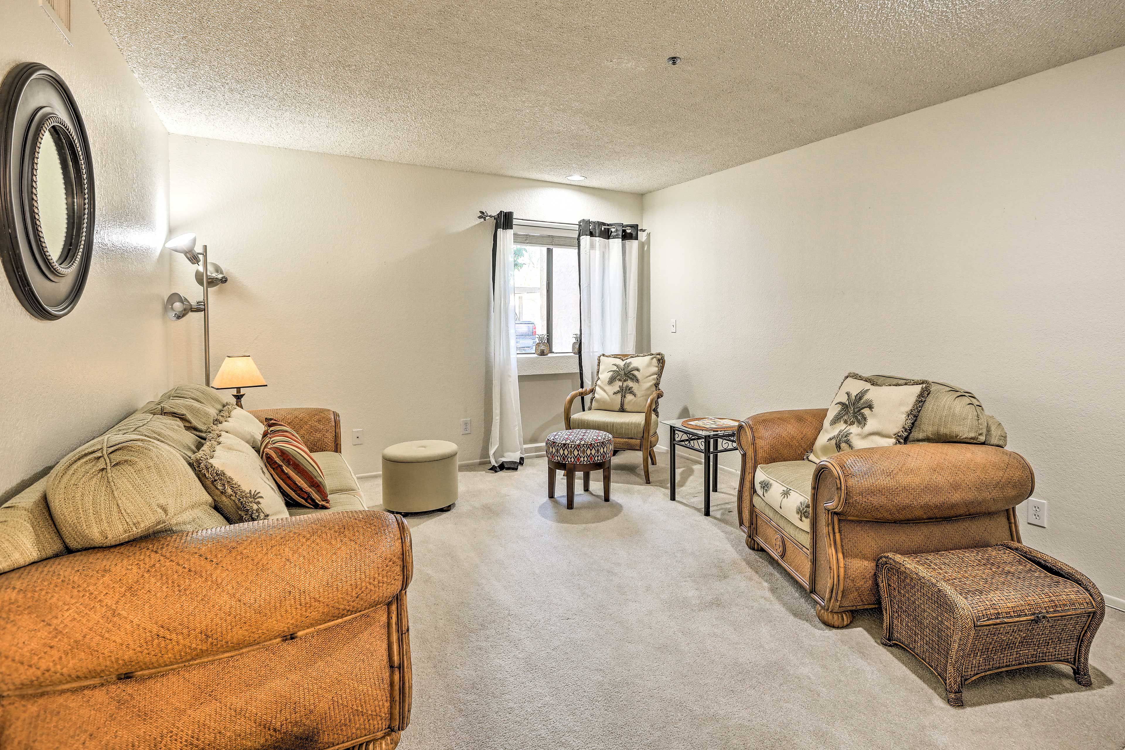 Living Room | Queen Sleeper Sofa