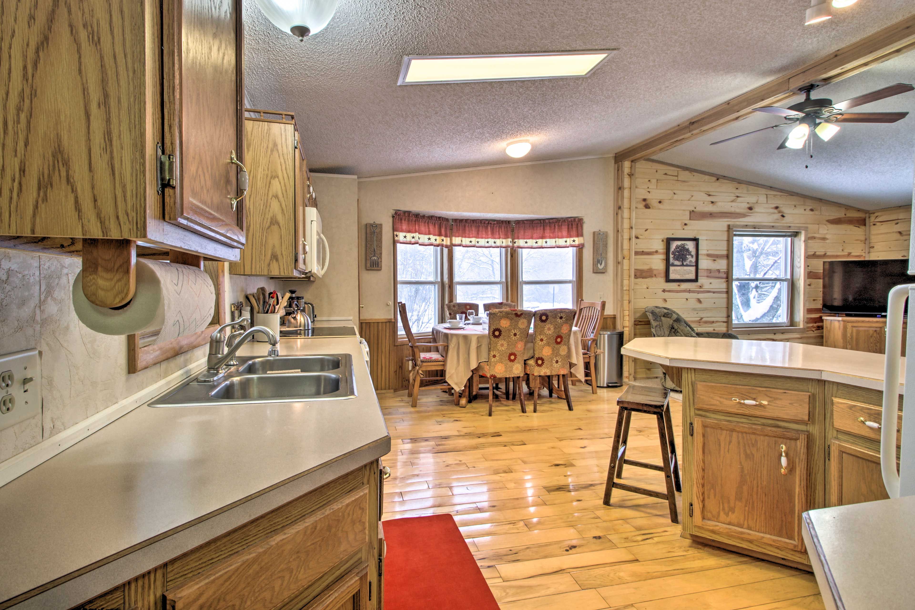 Kitchen | Trash Bags & Paper Towels | Toaster