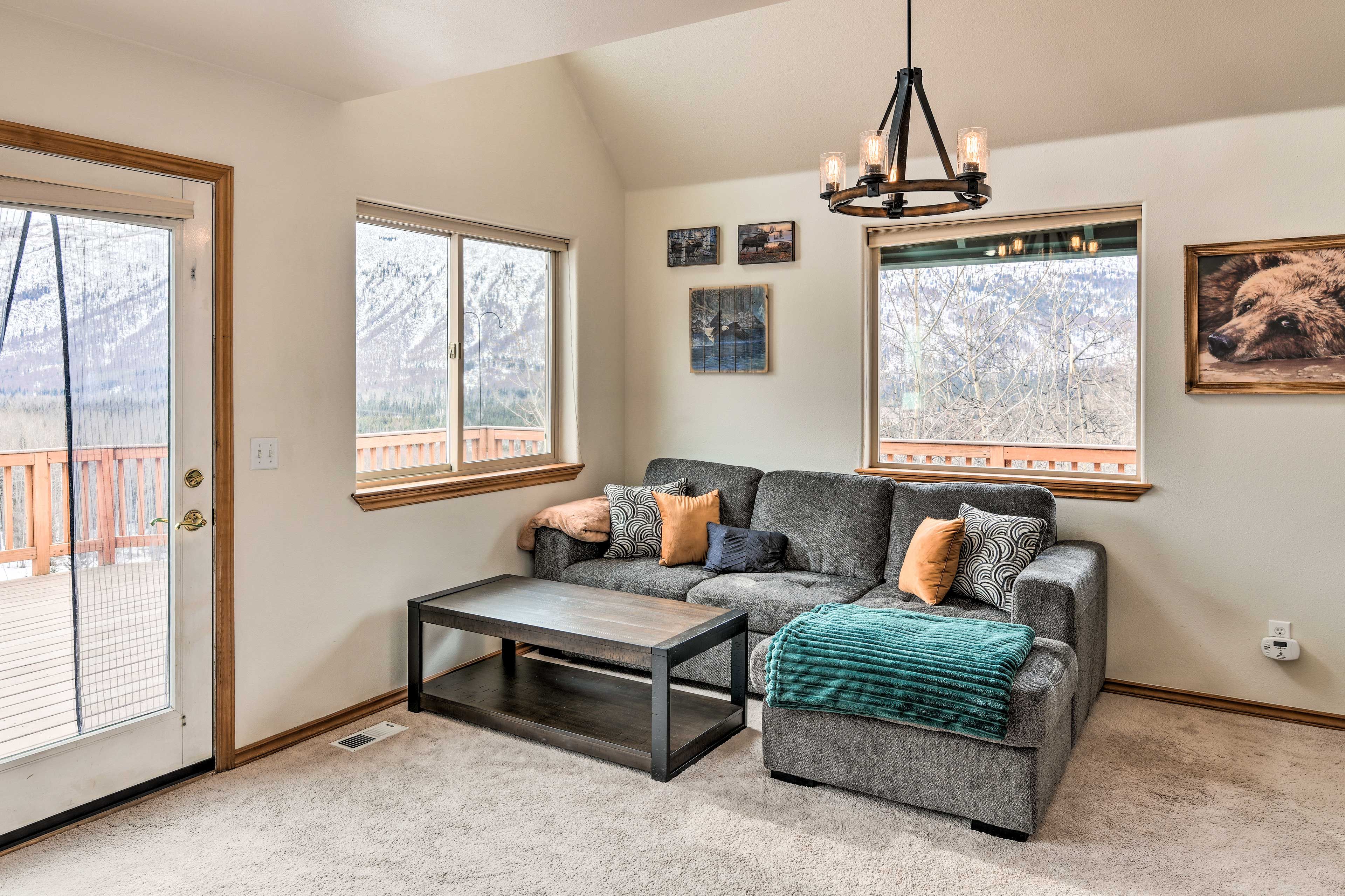 Living Room | Queen Sleeper Sofa