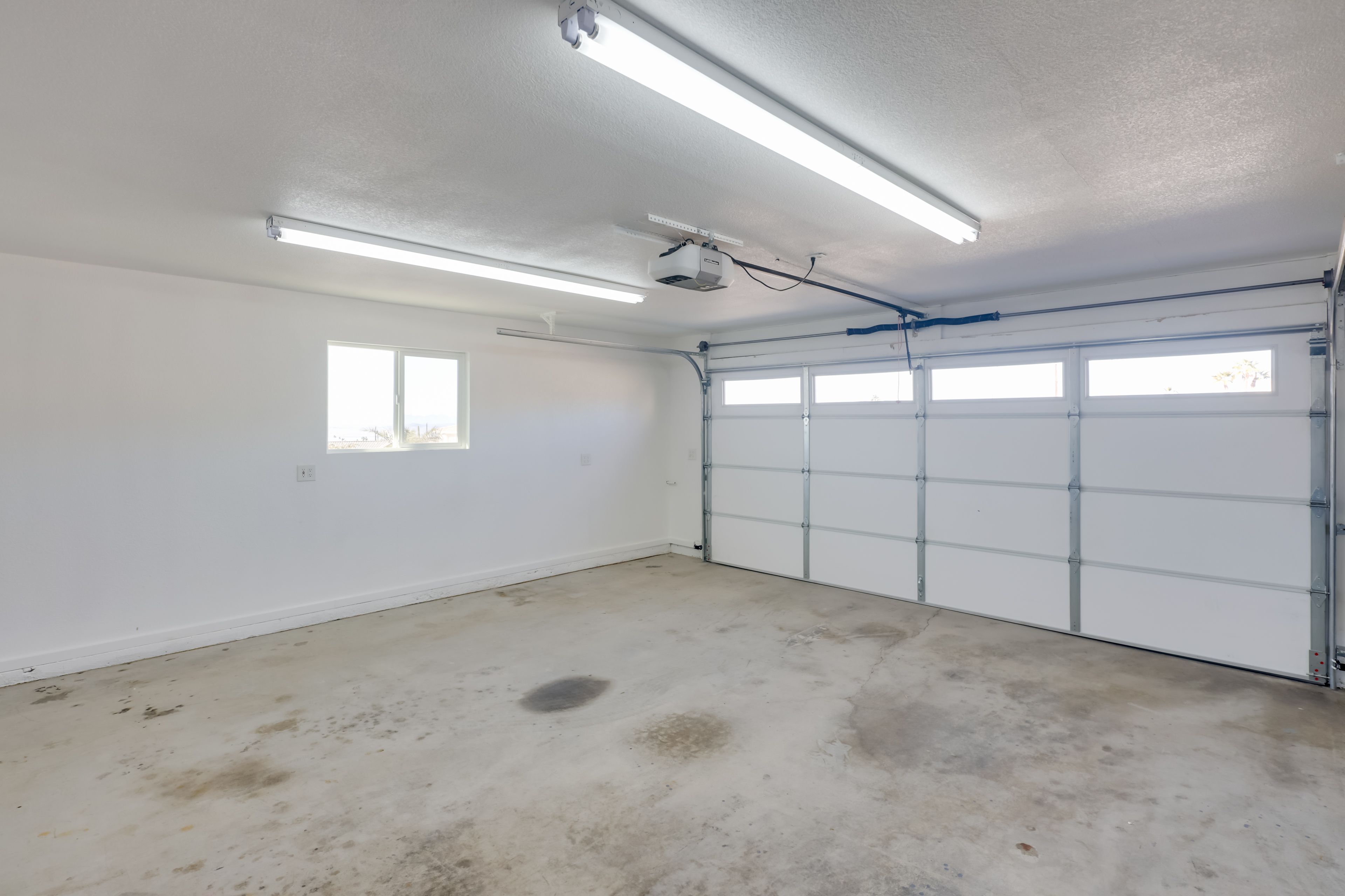 Parking | Garage (2 Vehicles) | Driveway (3 Vehicles)