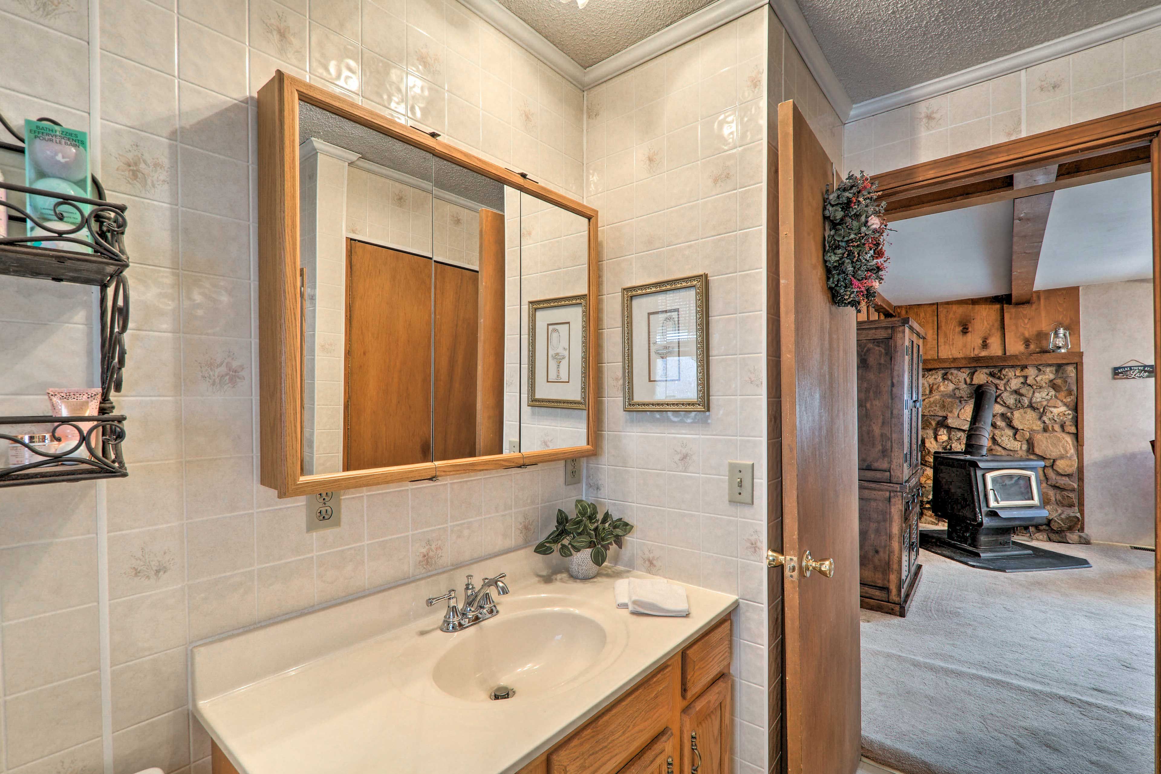 Full Bathroom | Hair Dryer