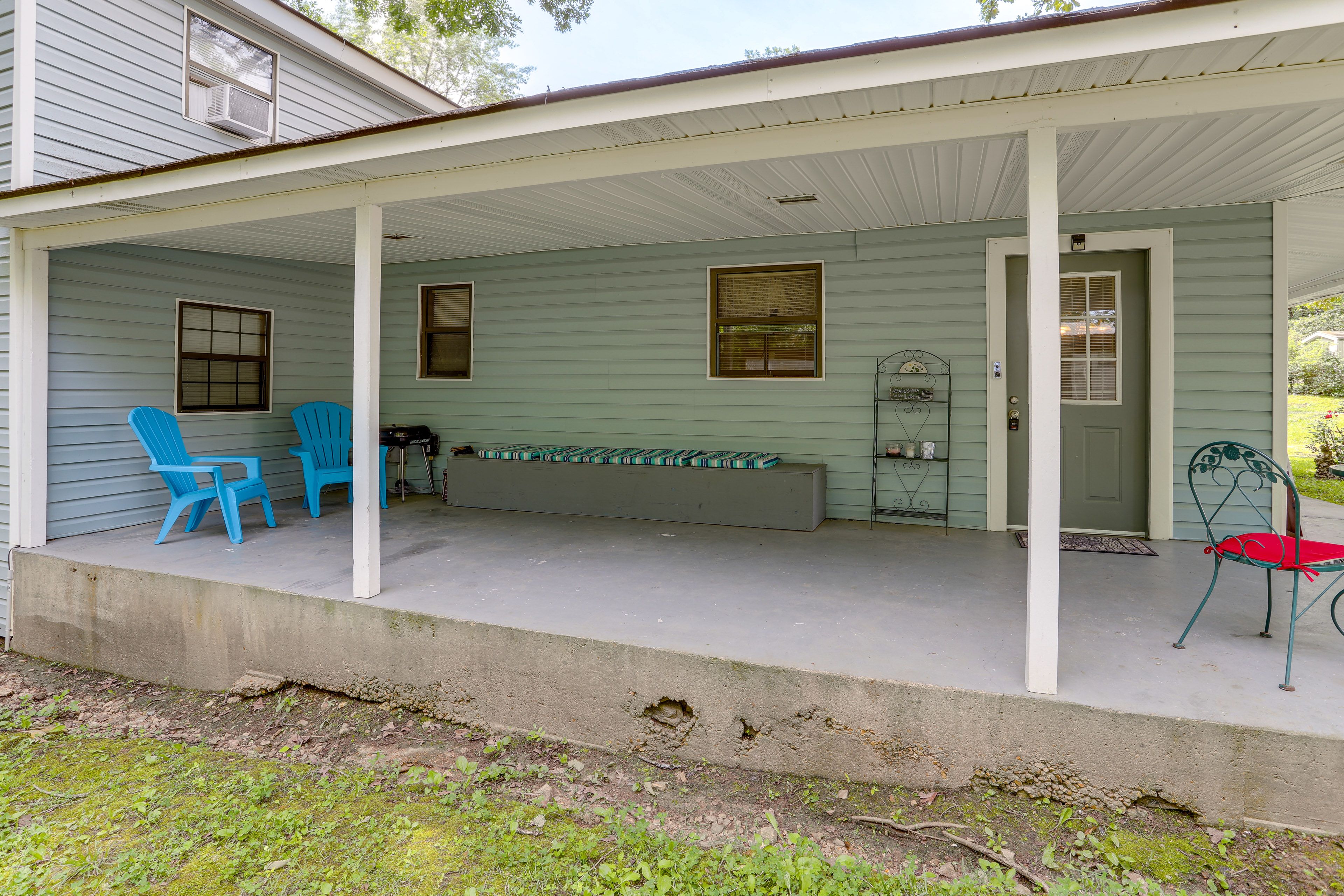 Covered Patio | Seating & Dining