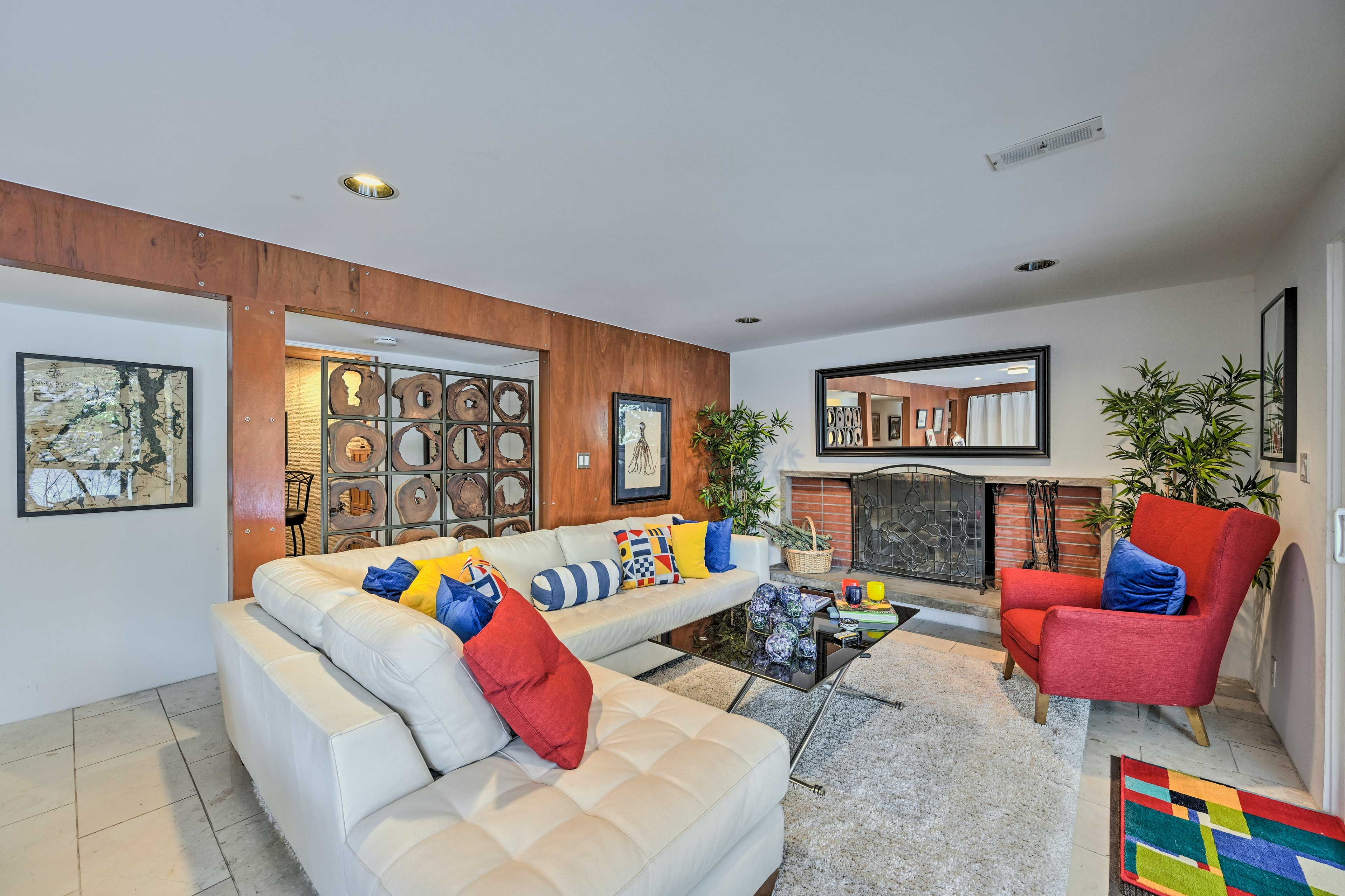 Living Room | Fireplace