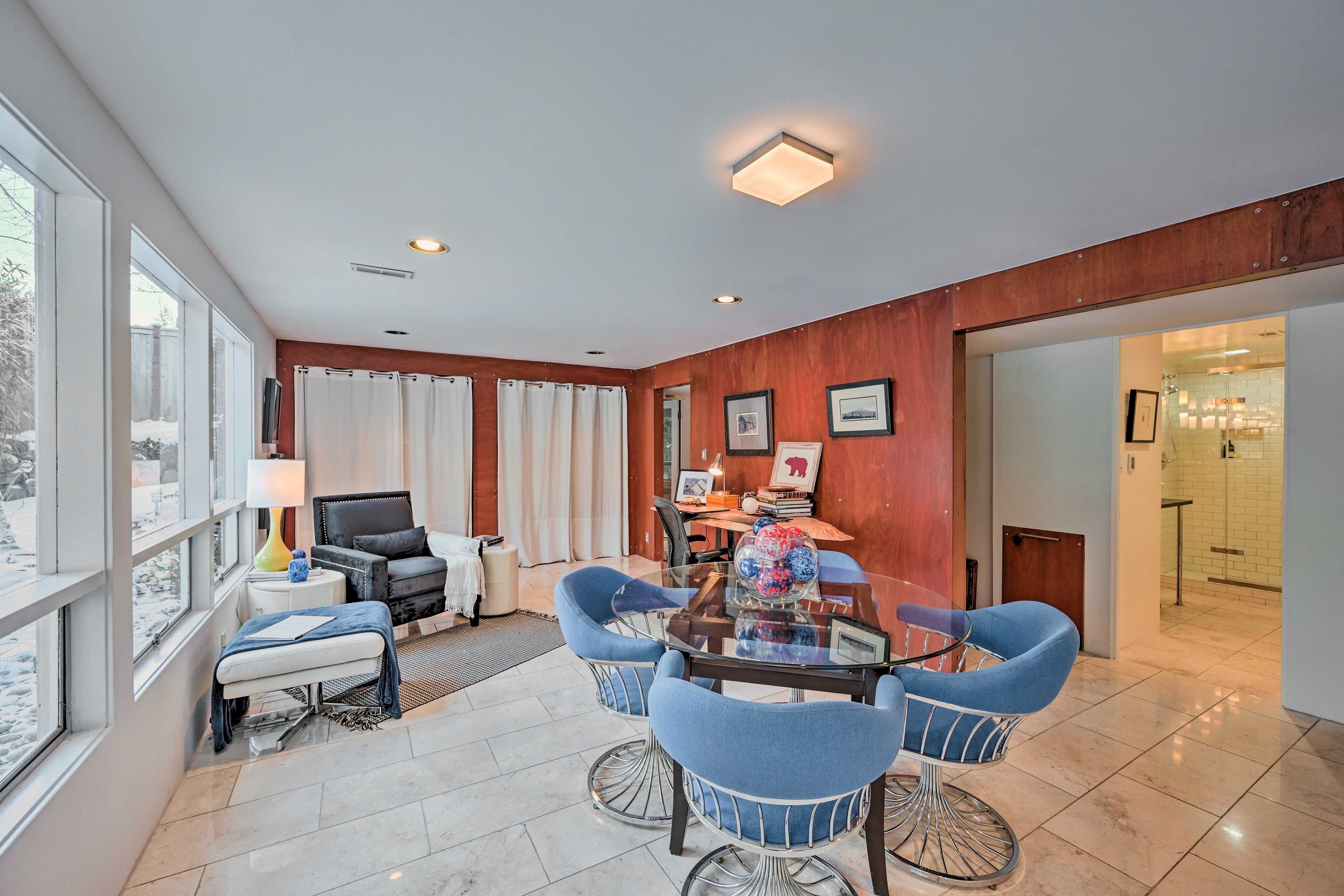 Living Room | Dining Area