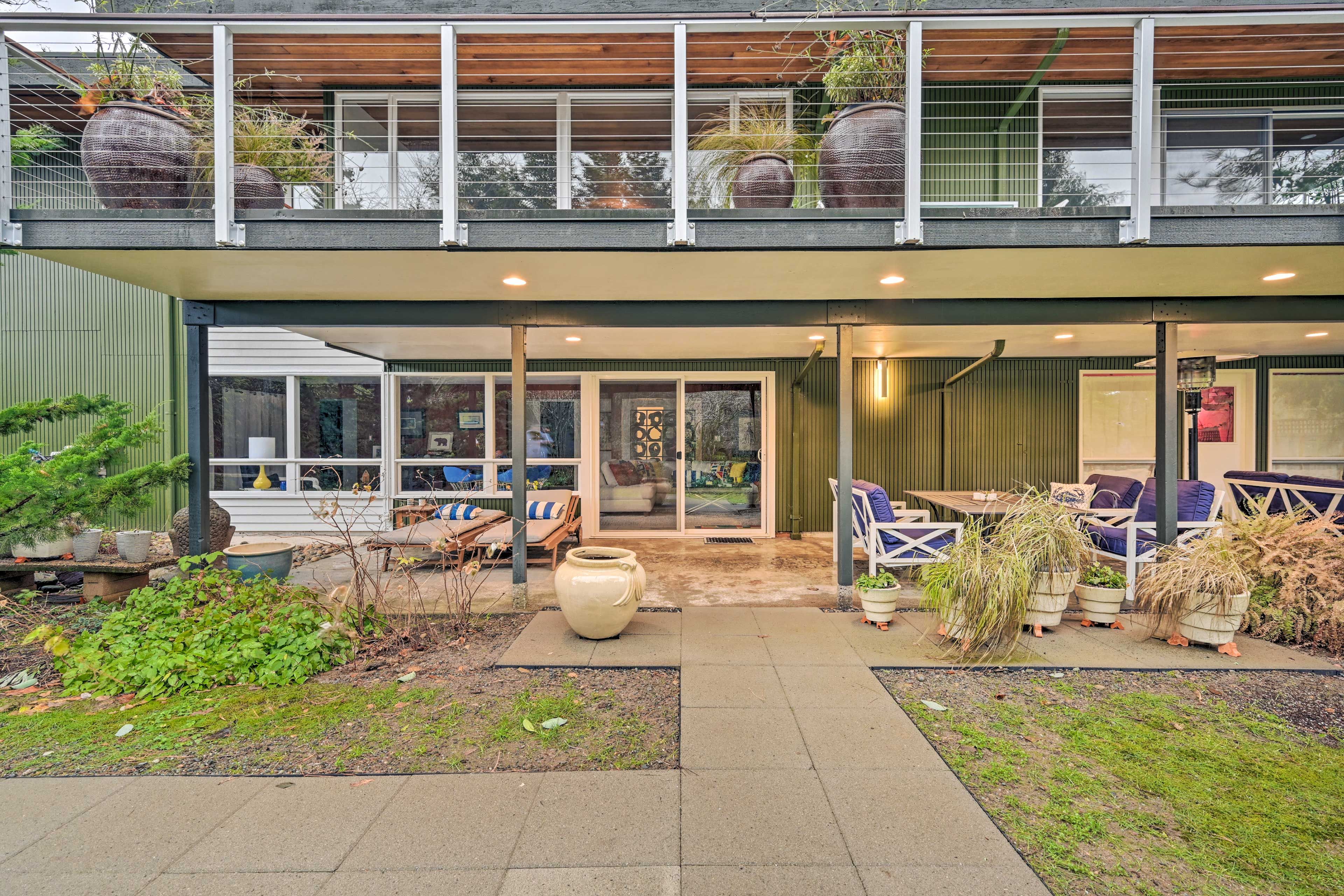 Covered Patio | Outdoor Seating