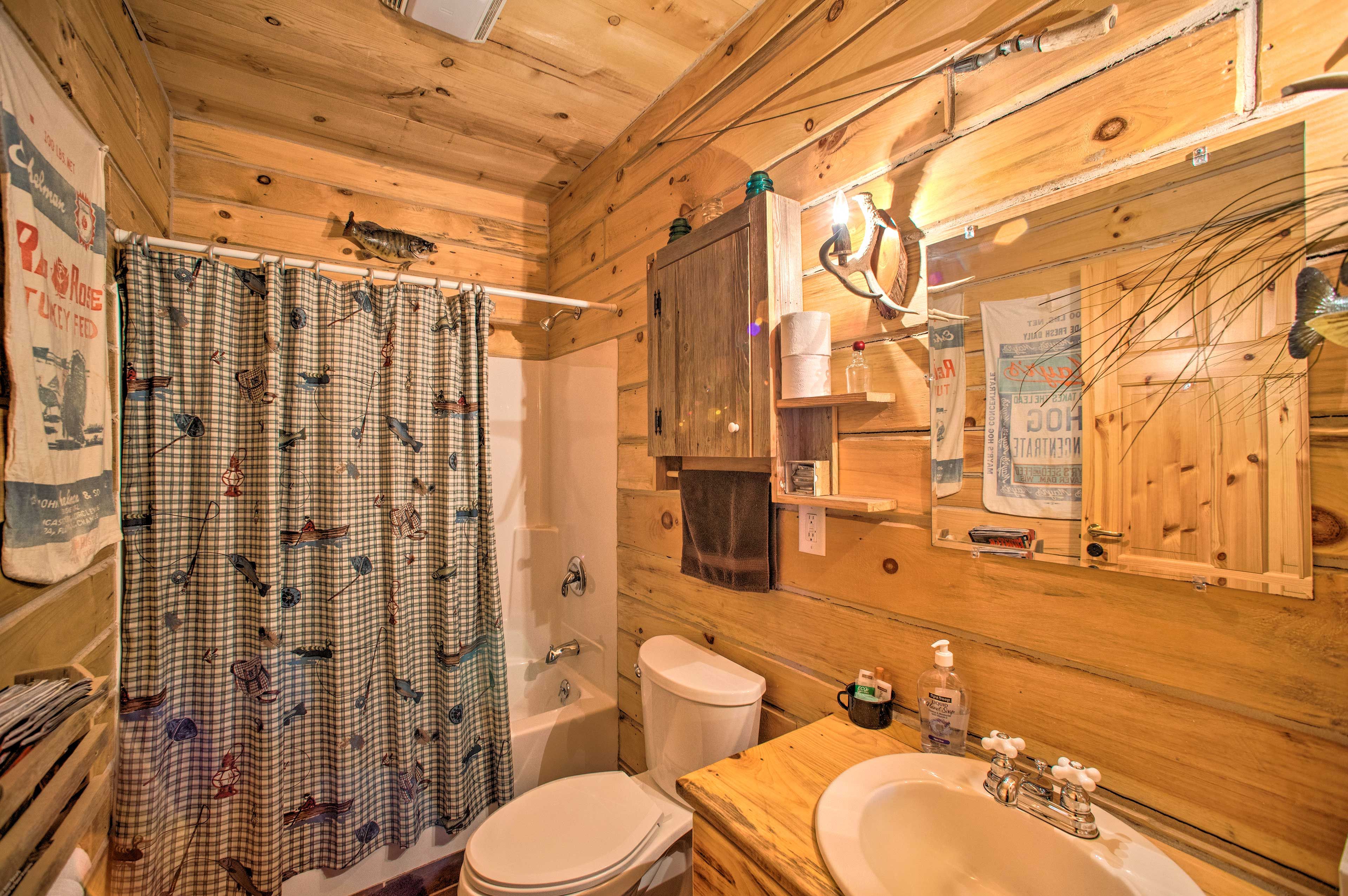 Full Bathroom | 1st Floor