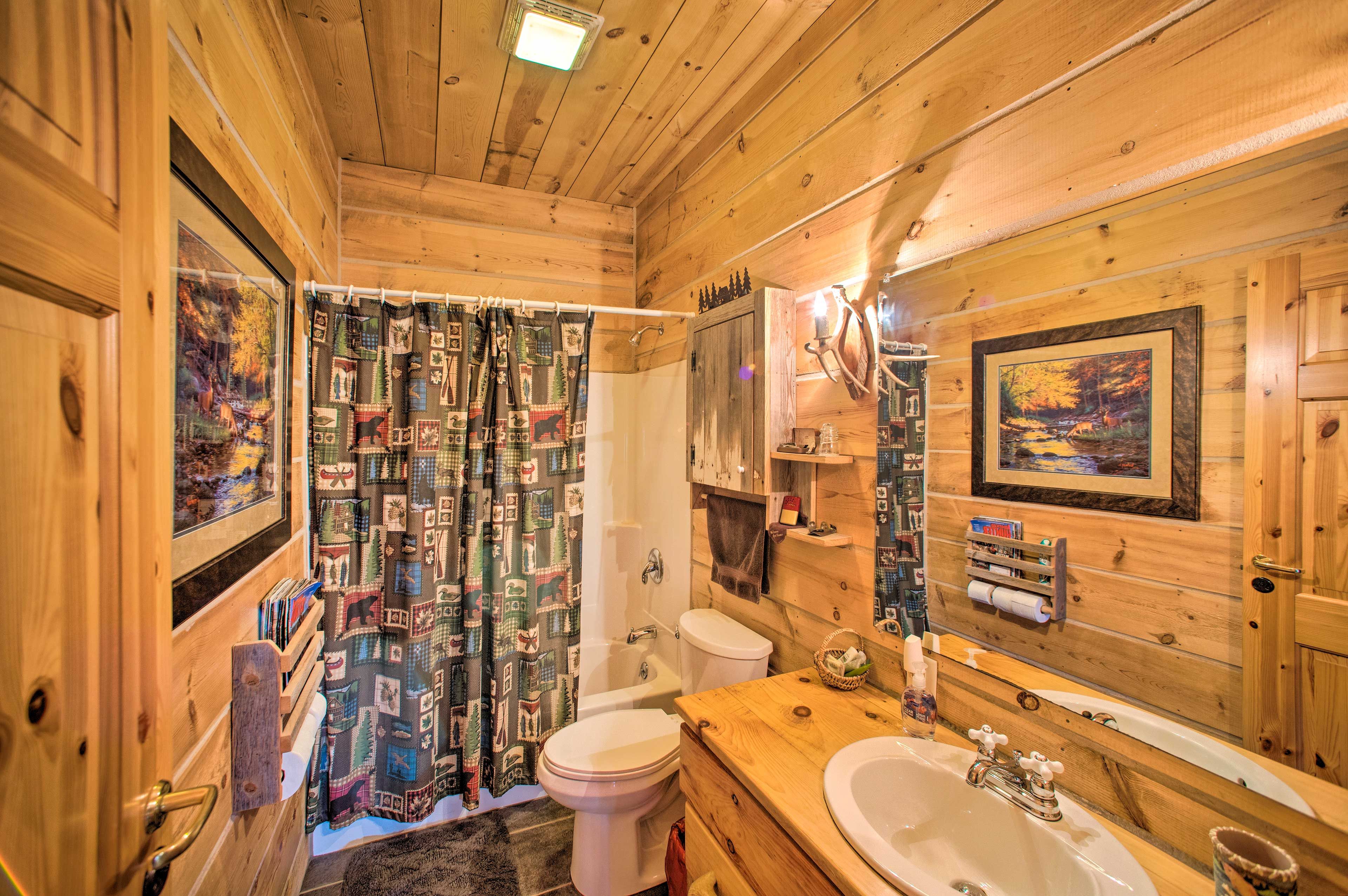 Full Bathroom | 1st Floor